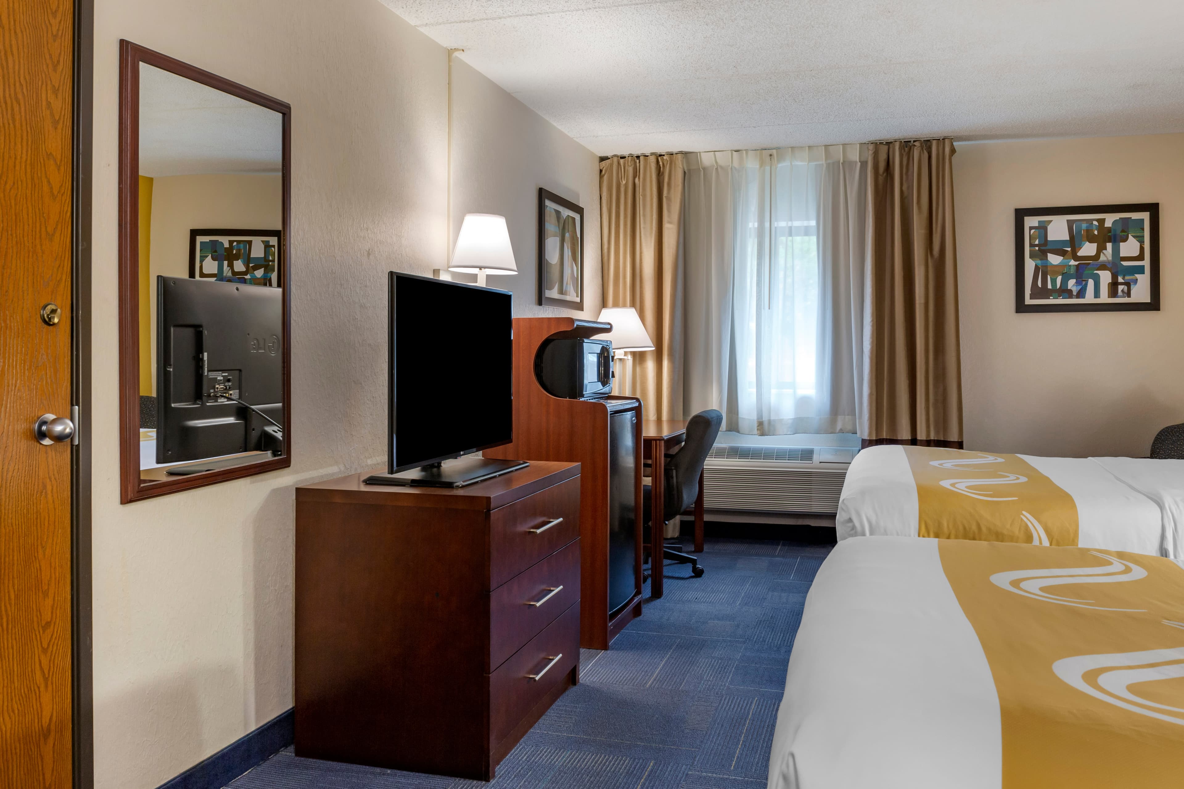 Quality Inn & Suites Zanesville City Center - Image 5