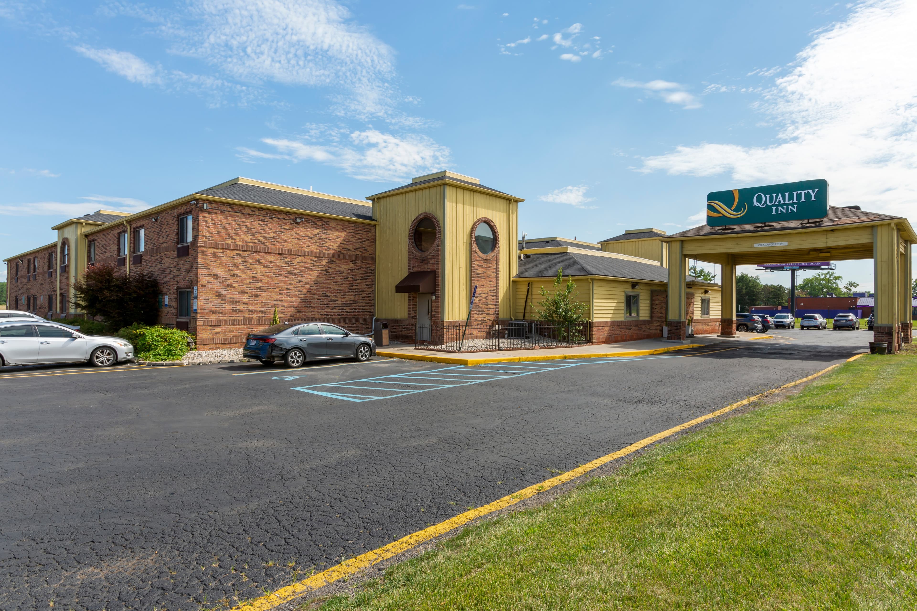 Quality Inn Alexis Rd - Image 1