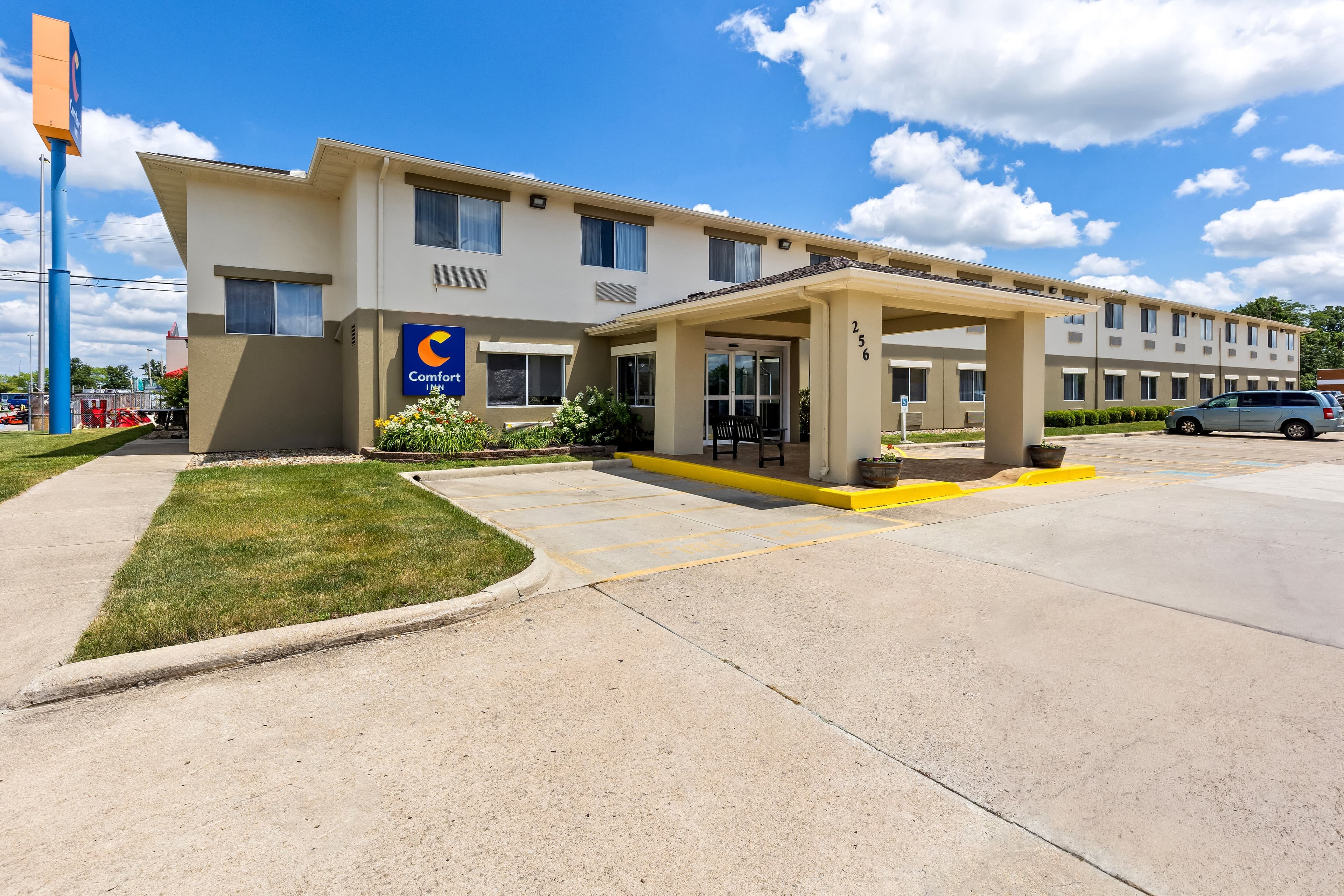 Comfort Inn - Image 1