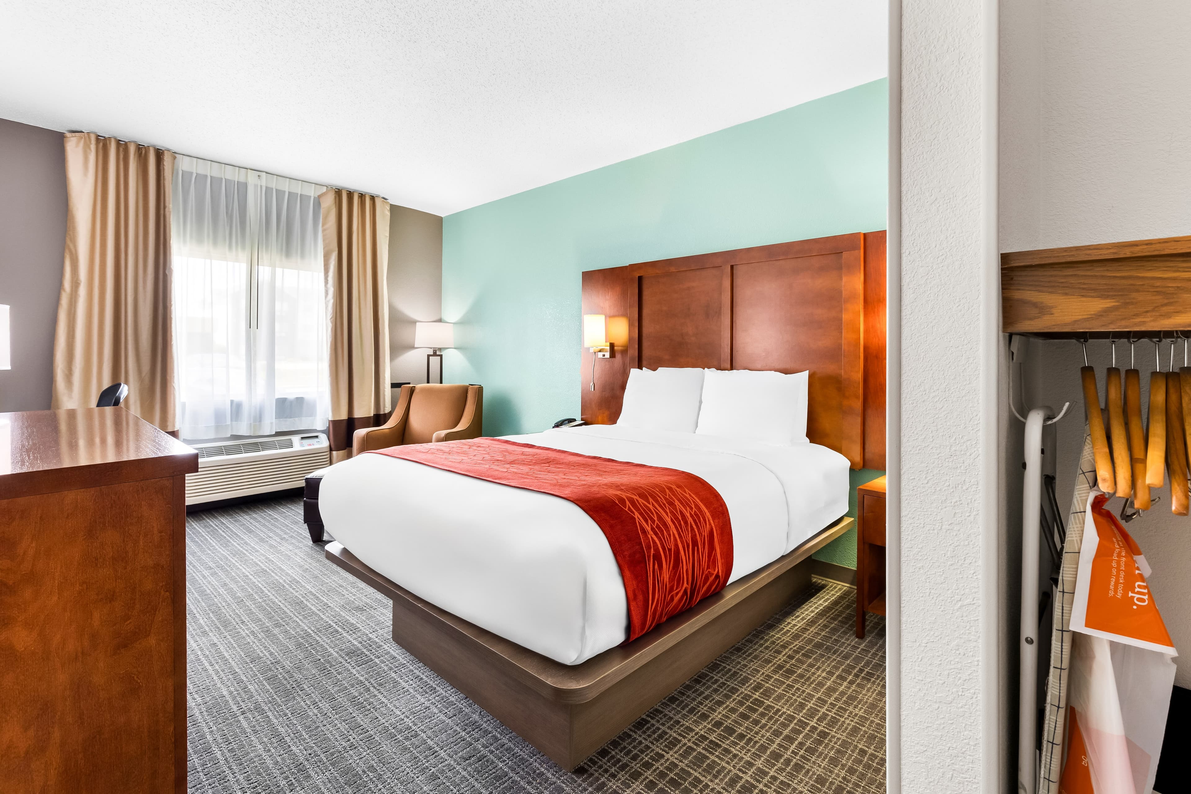 Comfort Inn - Image 2