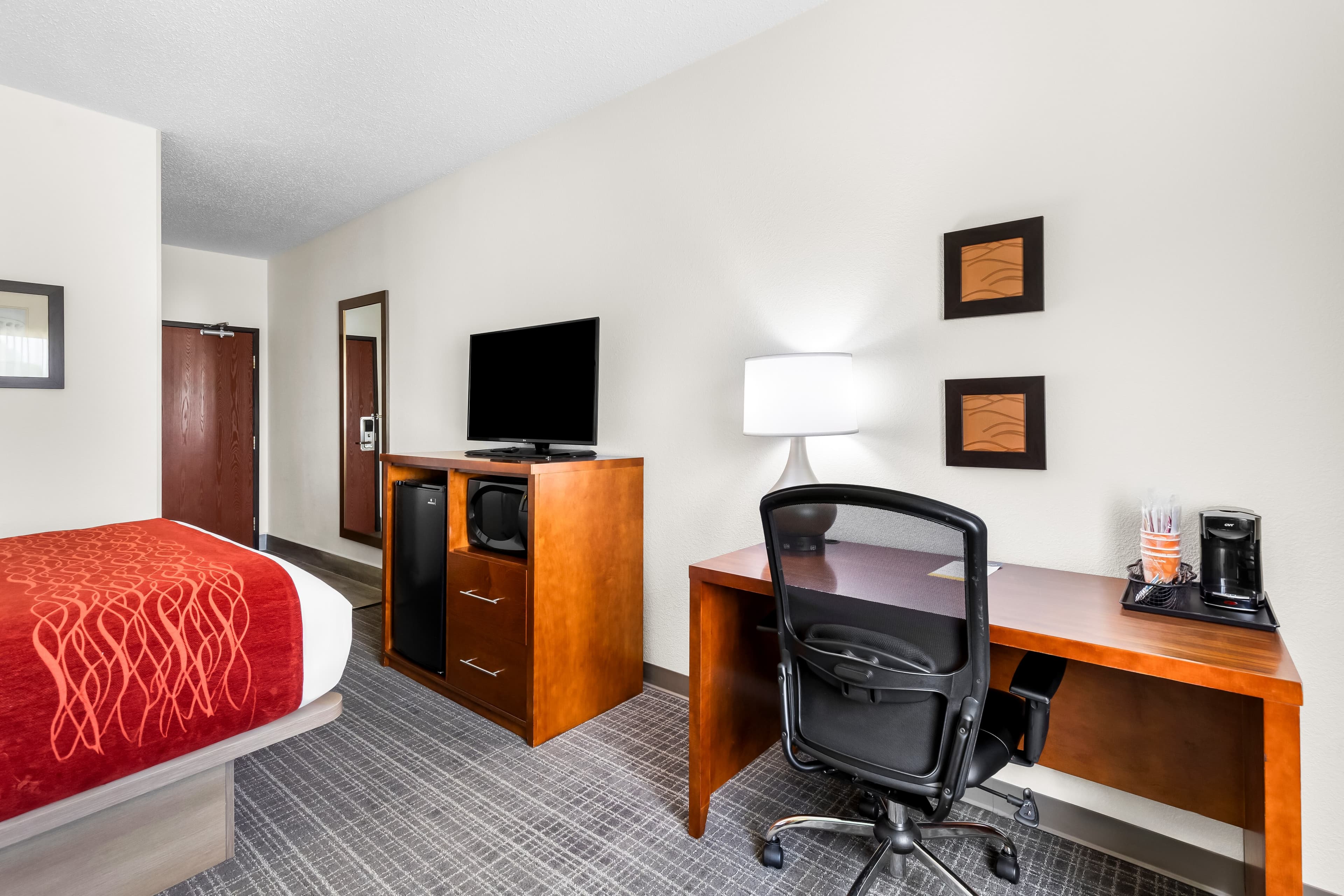 Comfort Inn - Image 4