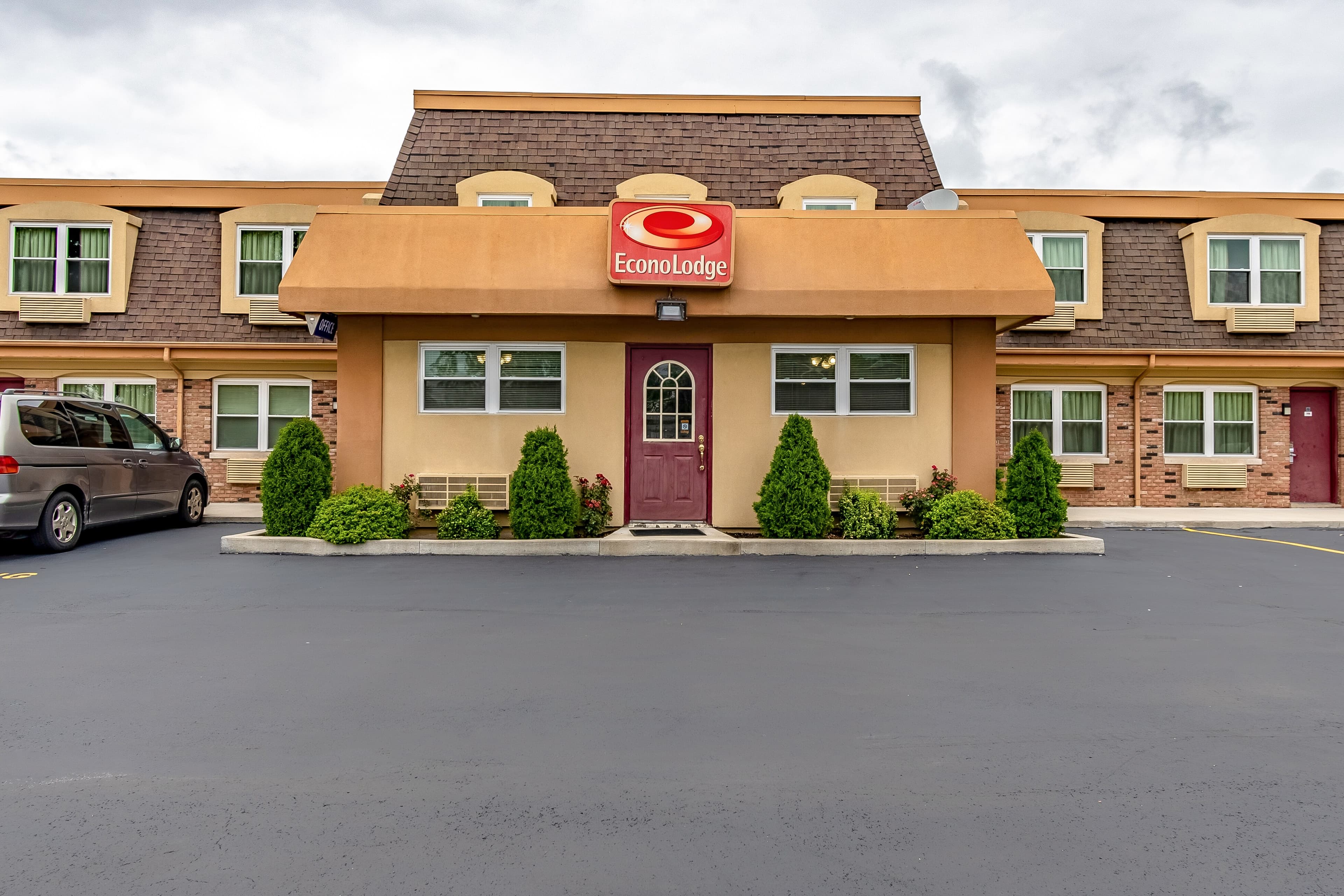 Econo Lodge Worthington - Columbus North - Image 1