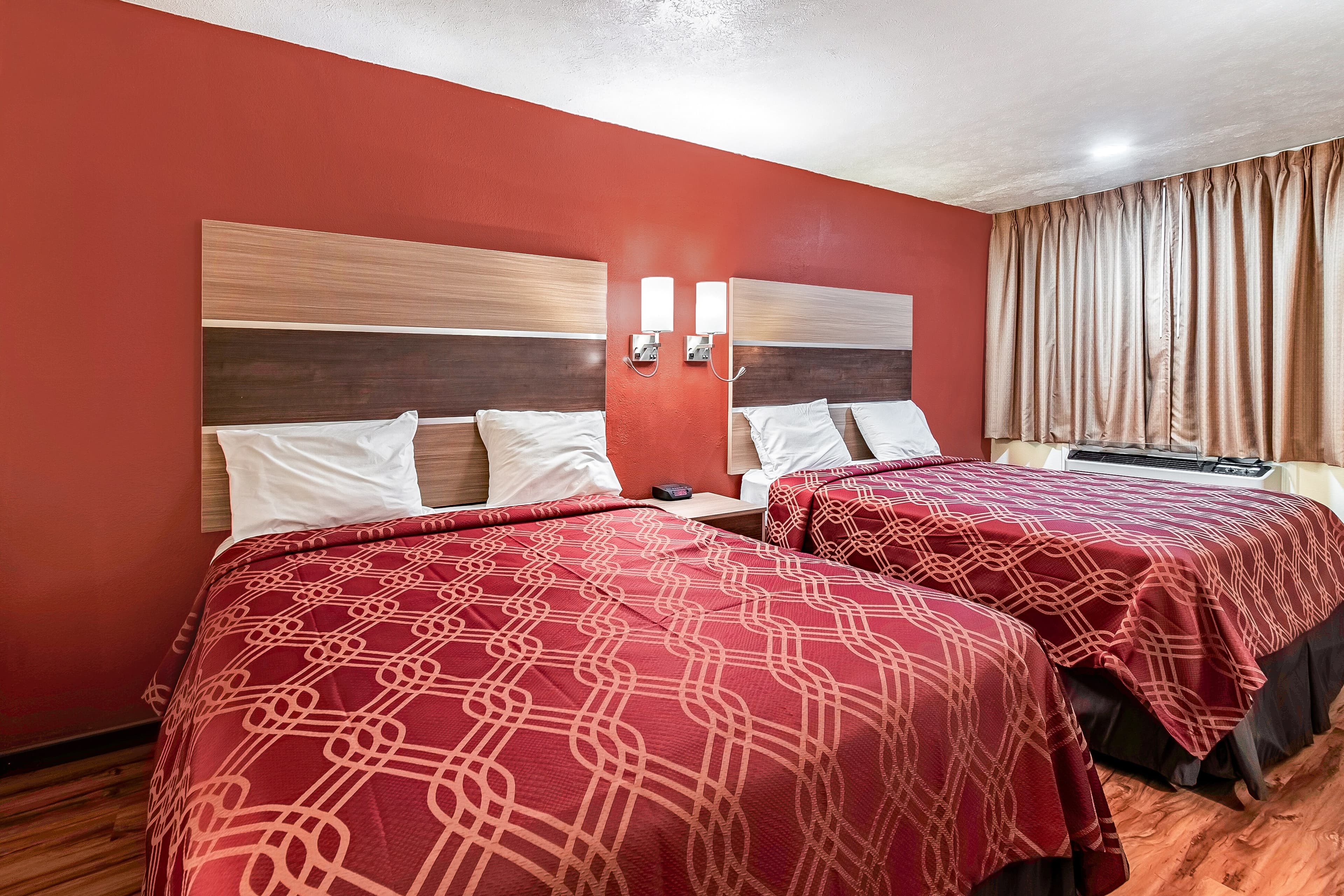 Econo Lodge Worthington - Columbus North - Image 2