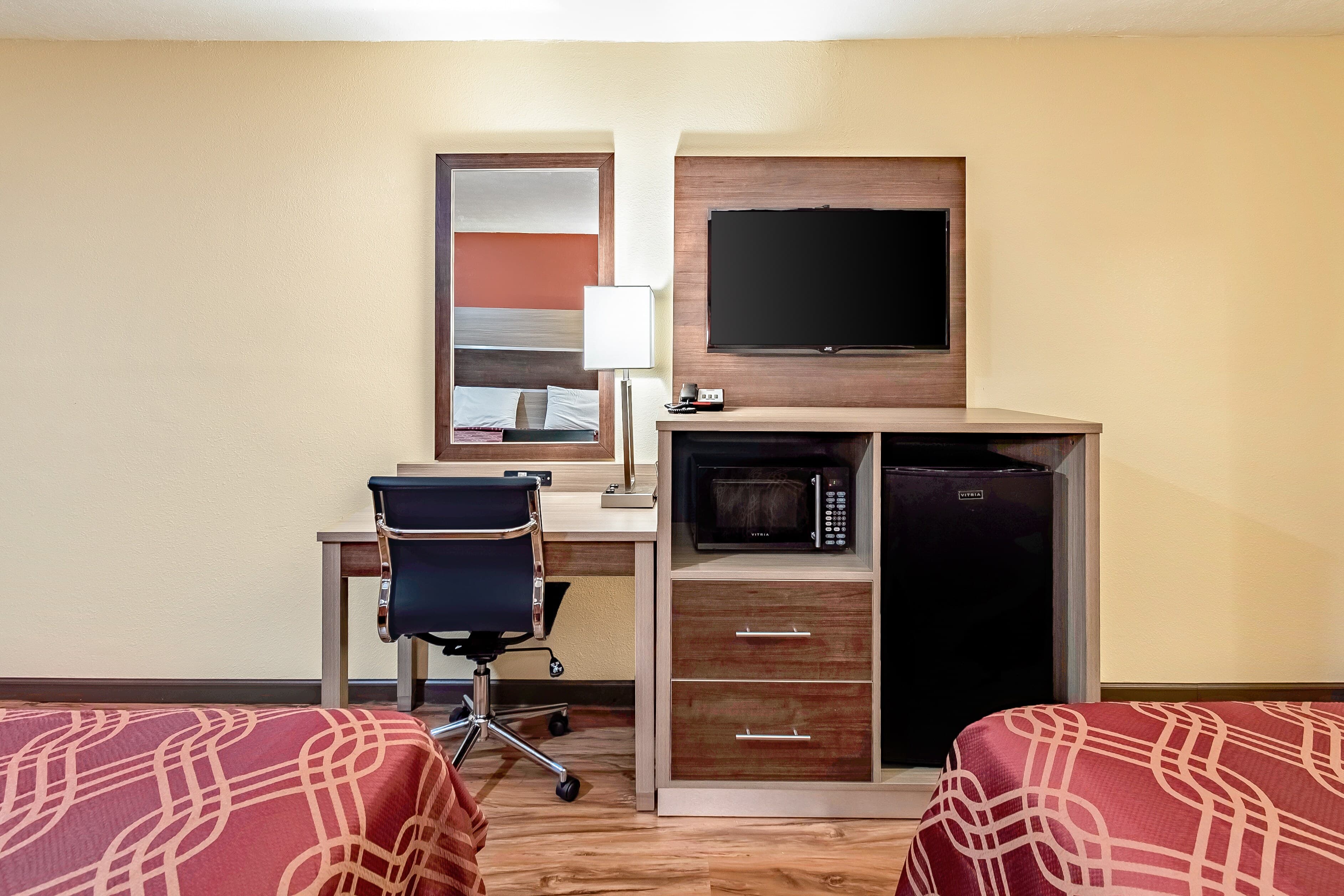 Econo Lodge Worthington - Columbus North - Image 3