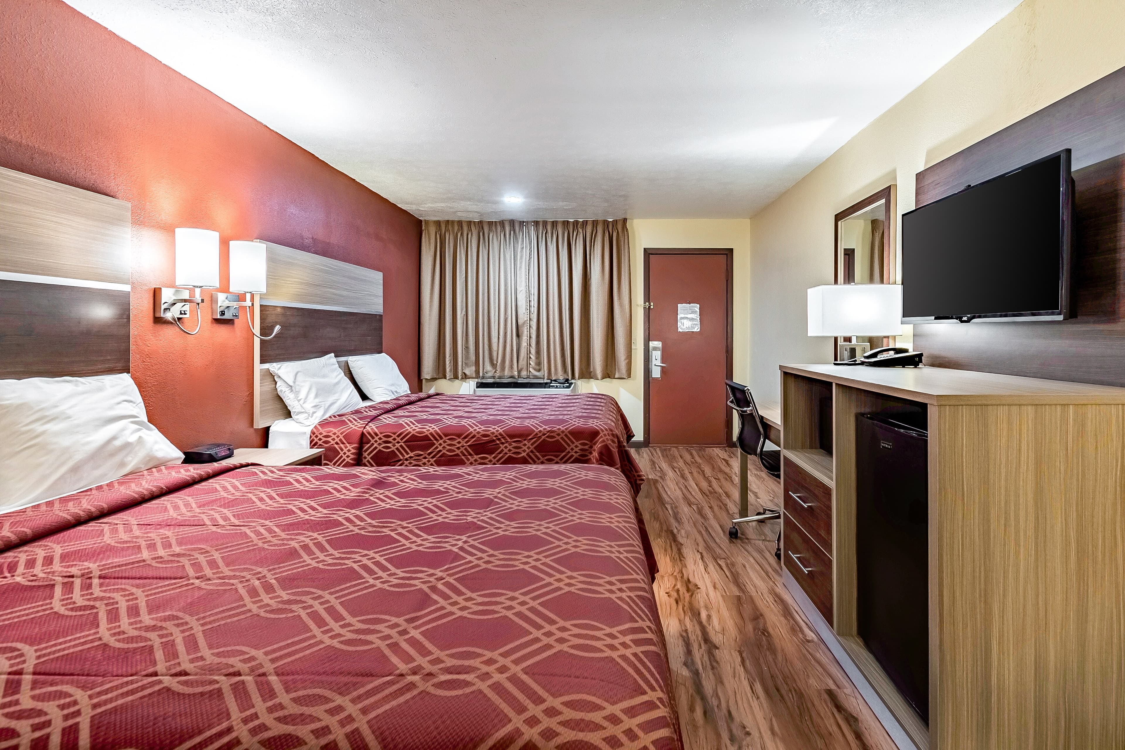 Econo Lodge Worthington - Columbus North - Image 4