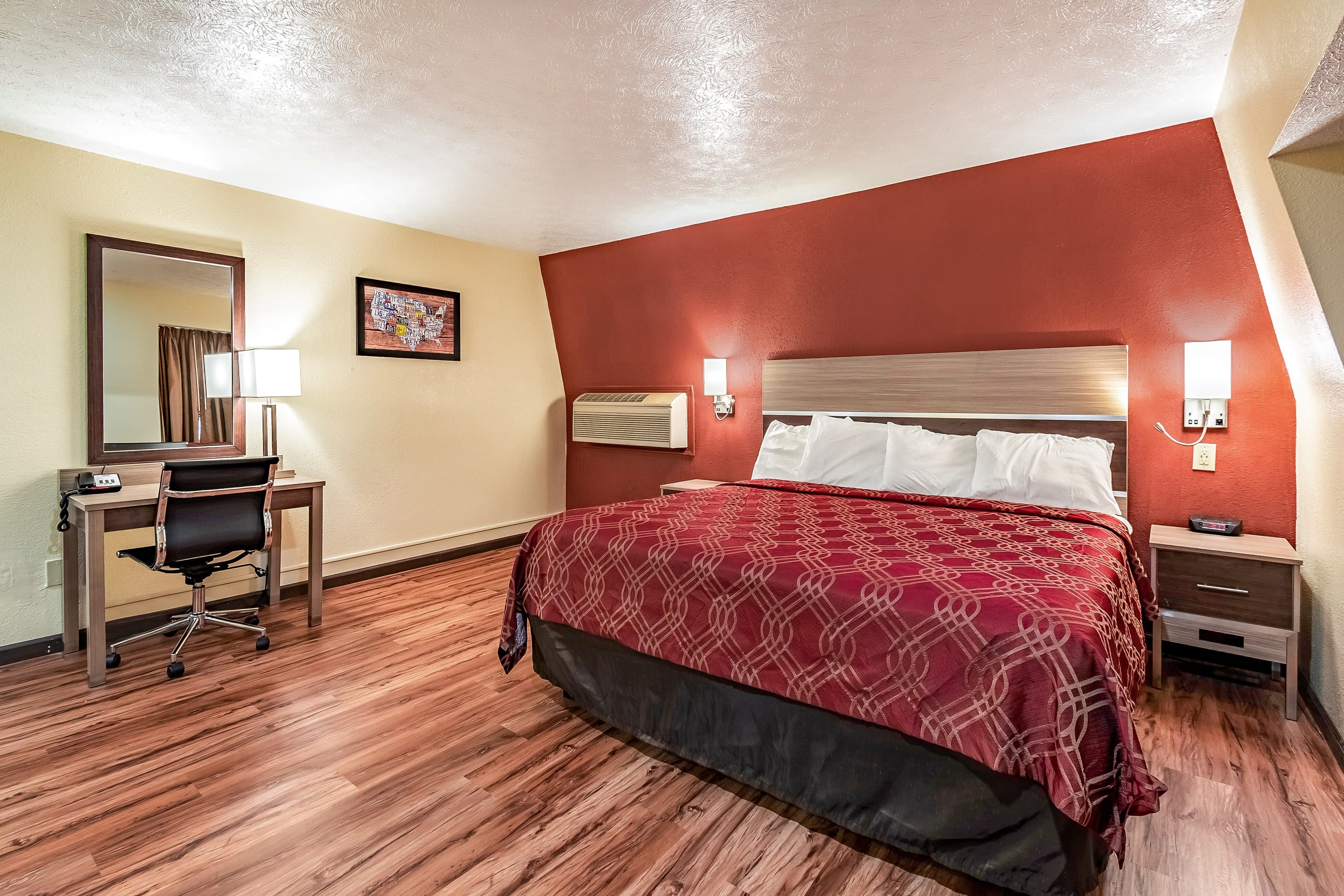 Econo Lodge Worthington - Columbus North — 13