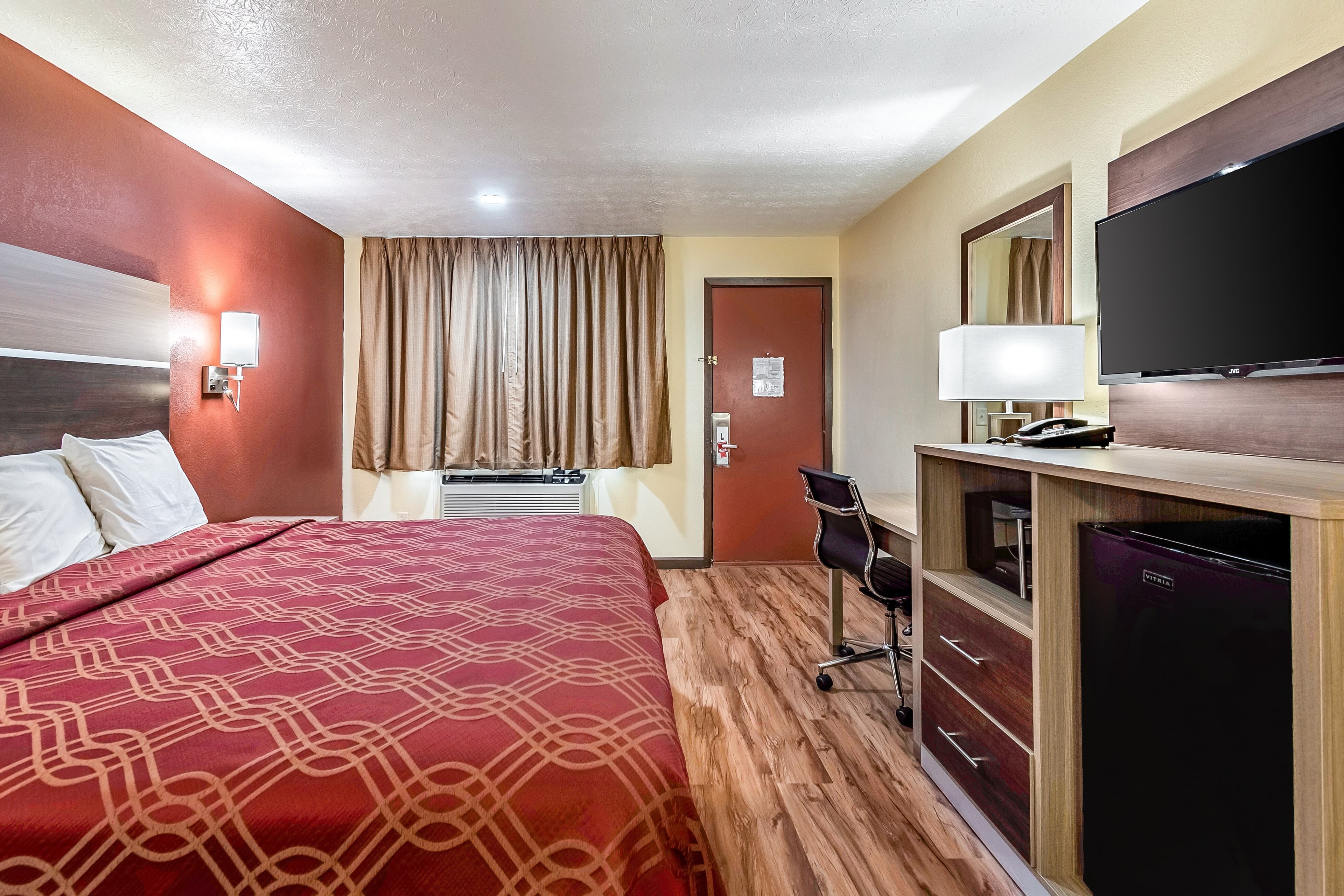 Econo Lodge Worthington - Columbus North — 9
