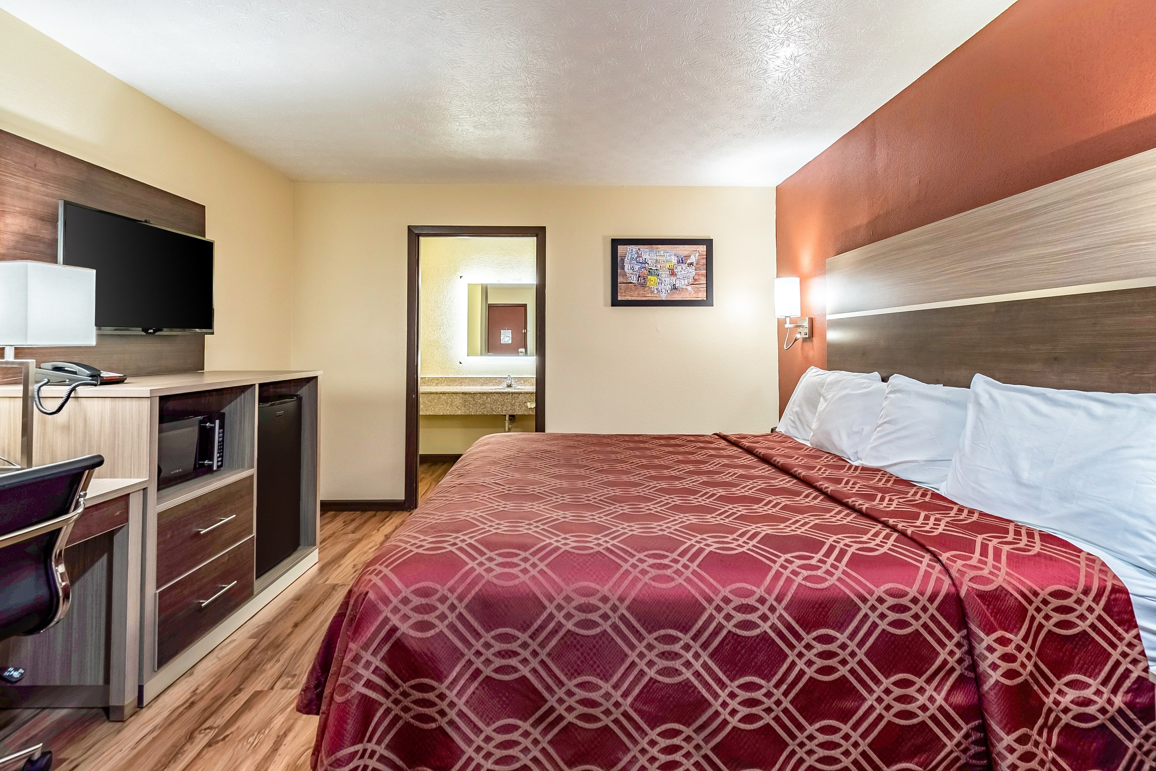 Econo Lodge Worthington - Columbus North — 10