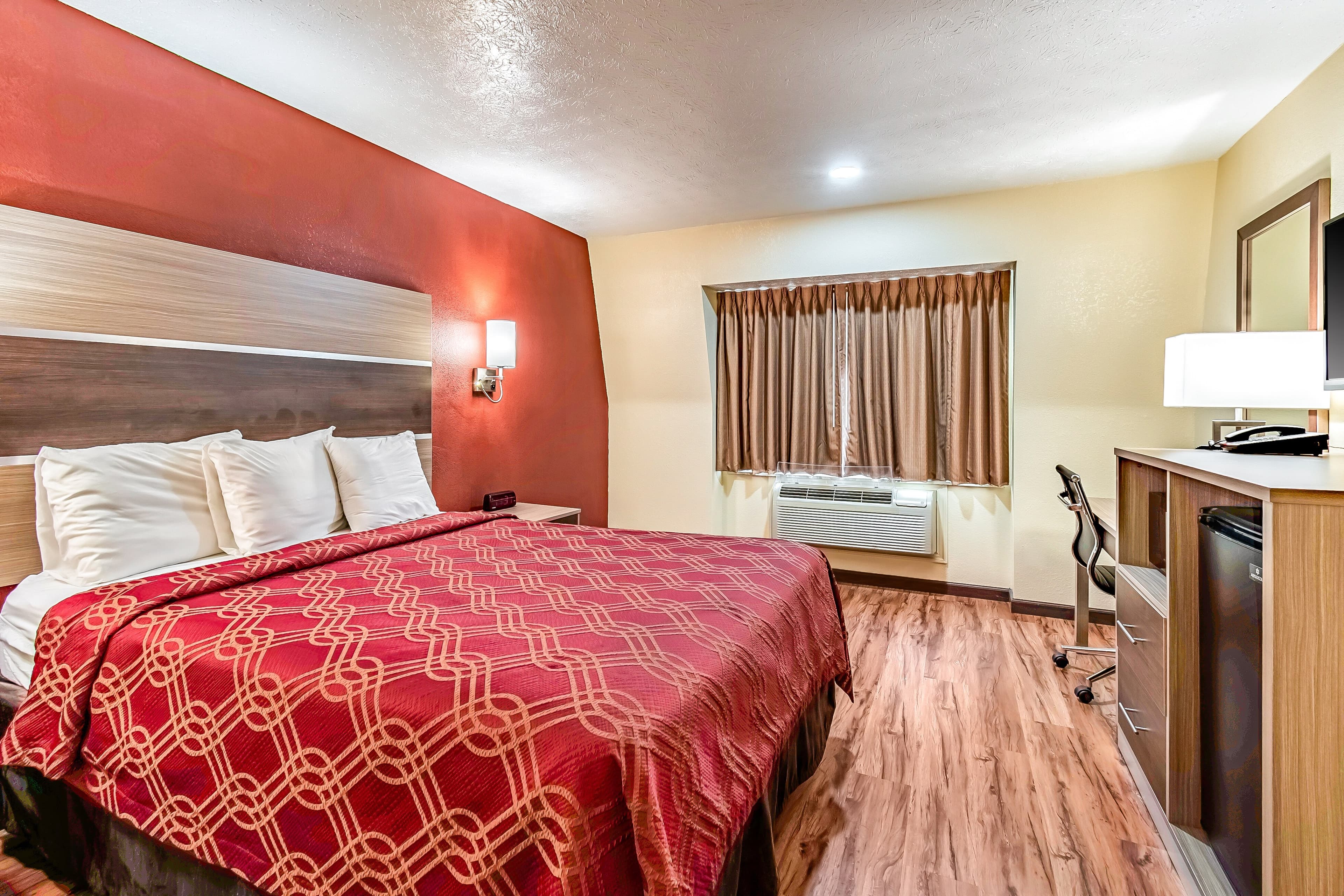 Econo Lodge Worthington - Columbus North — 18