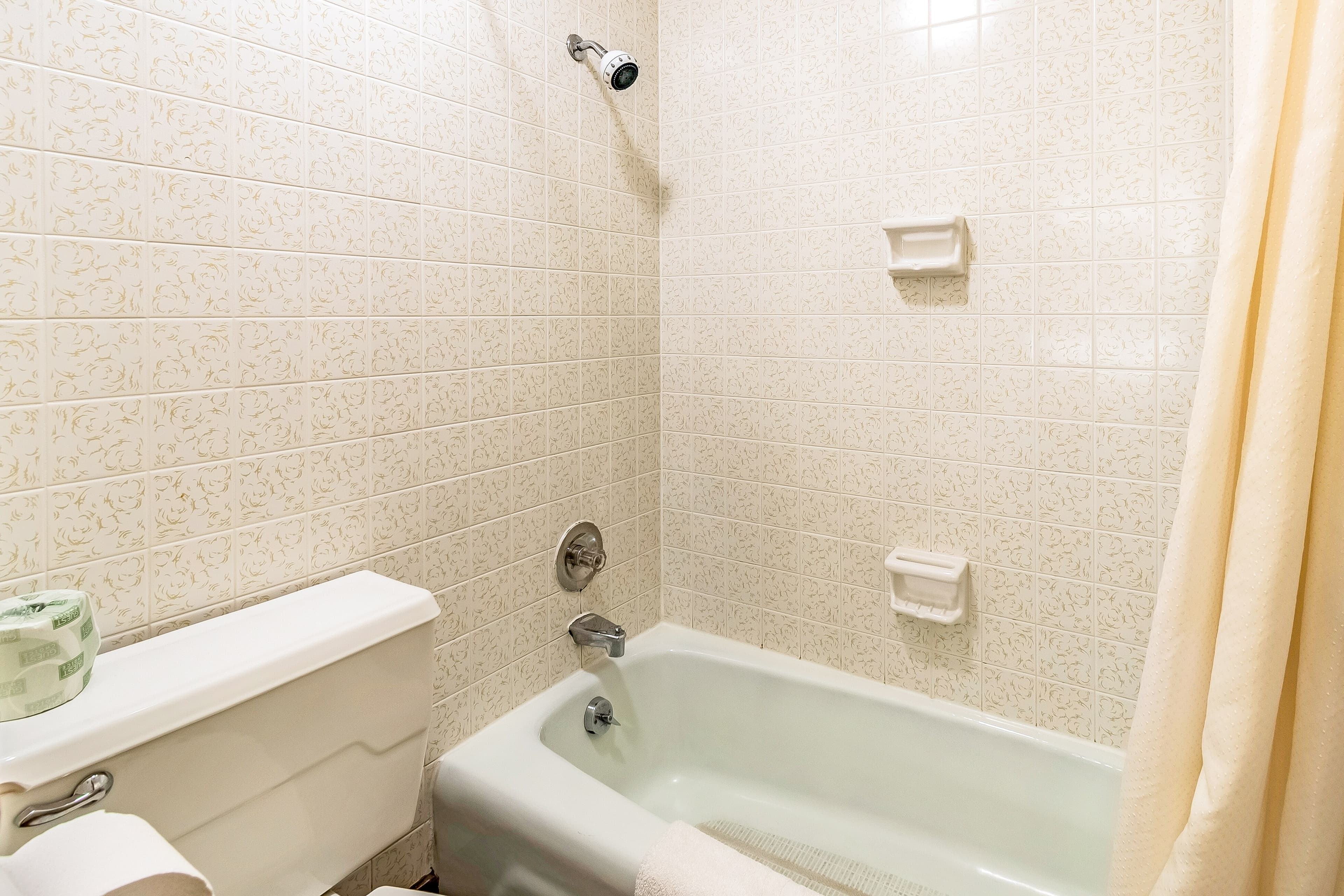 Econo Lodge Worthington - Columbus North — 20