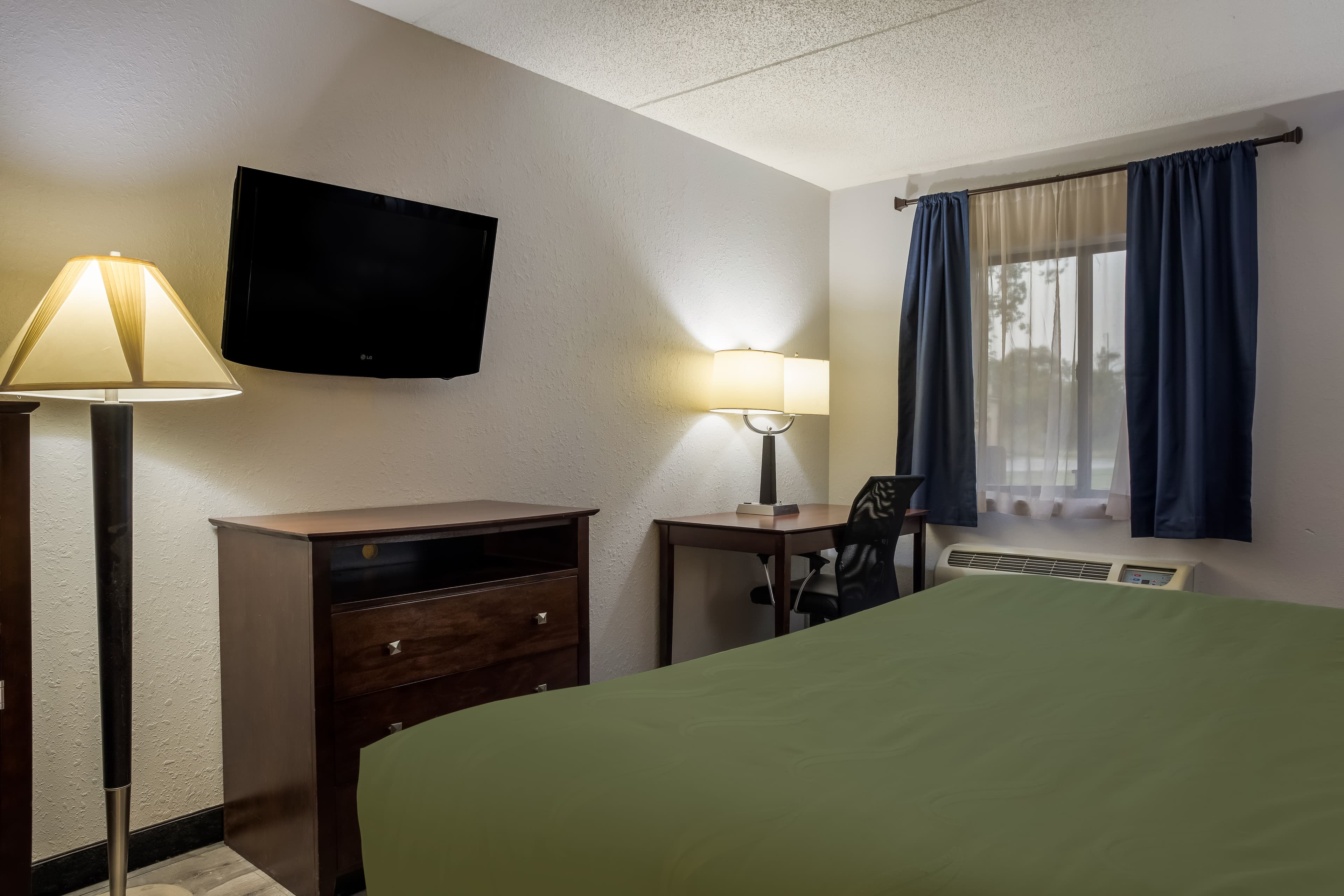 Quality Inn Toledo Westgate — 3