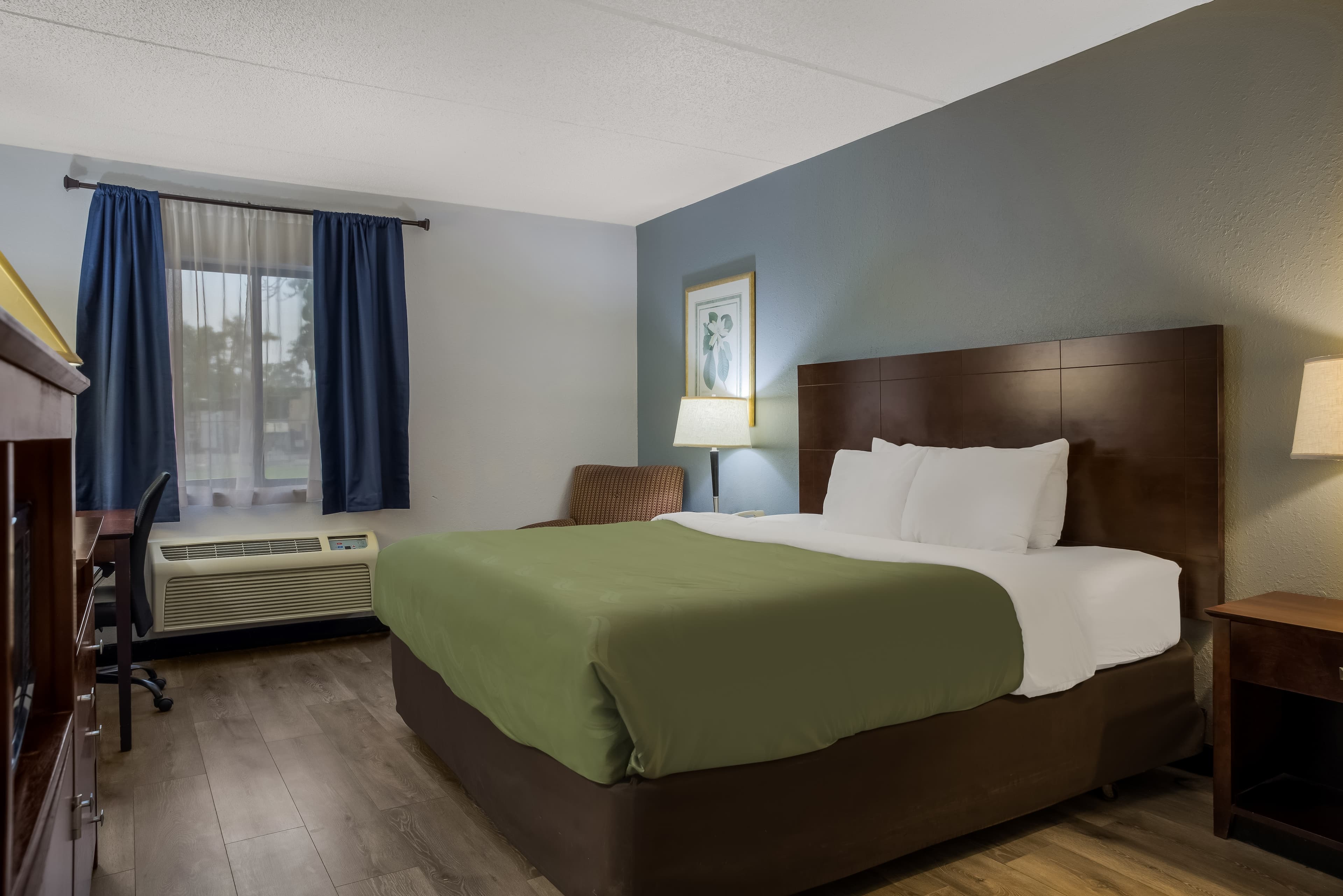 Quality Inn Toledo Westgate — 4