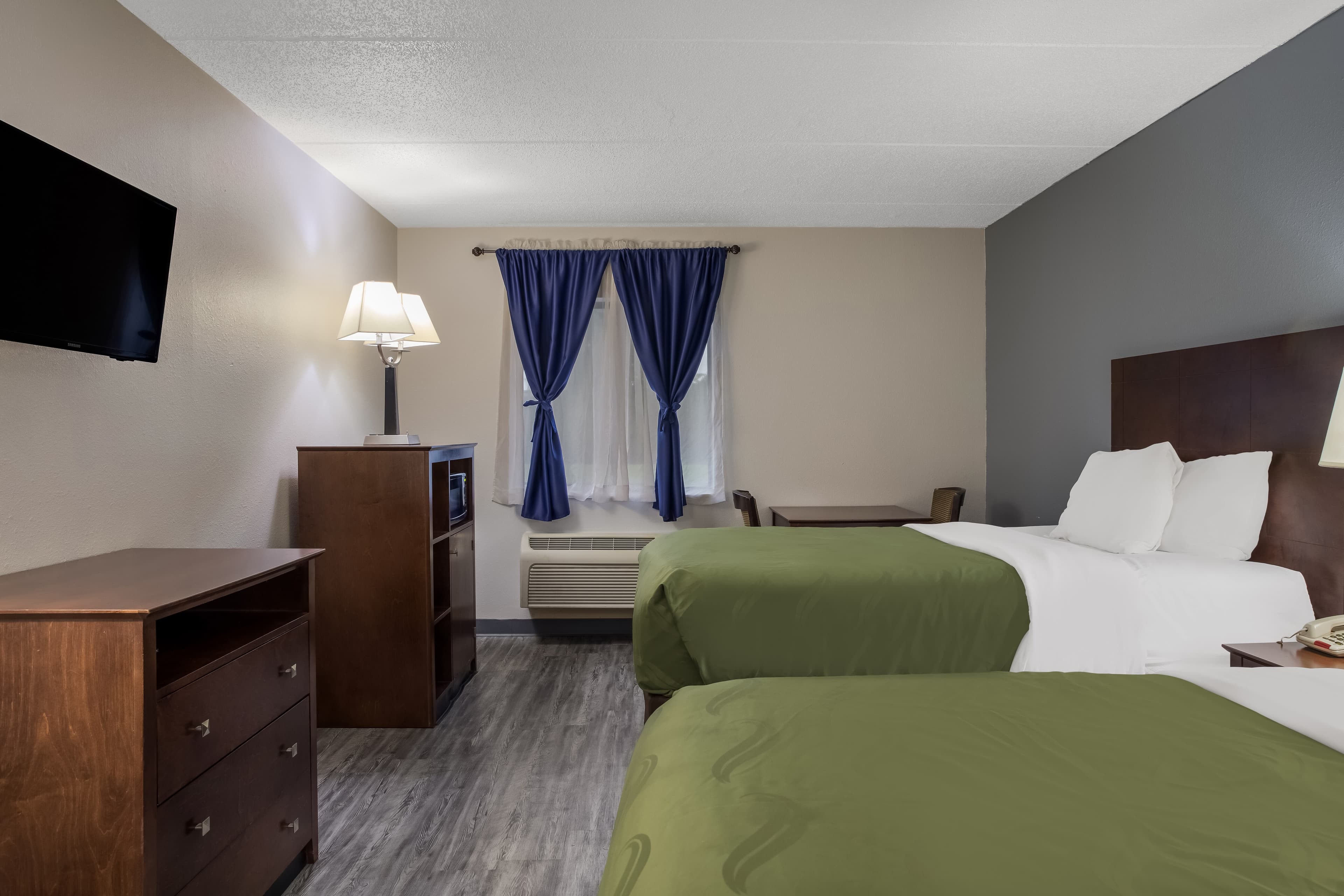 Quality Inn Toledo Westgate — 8