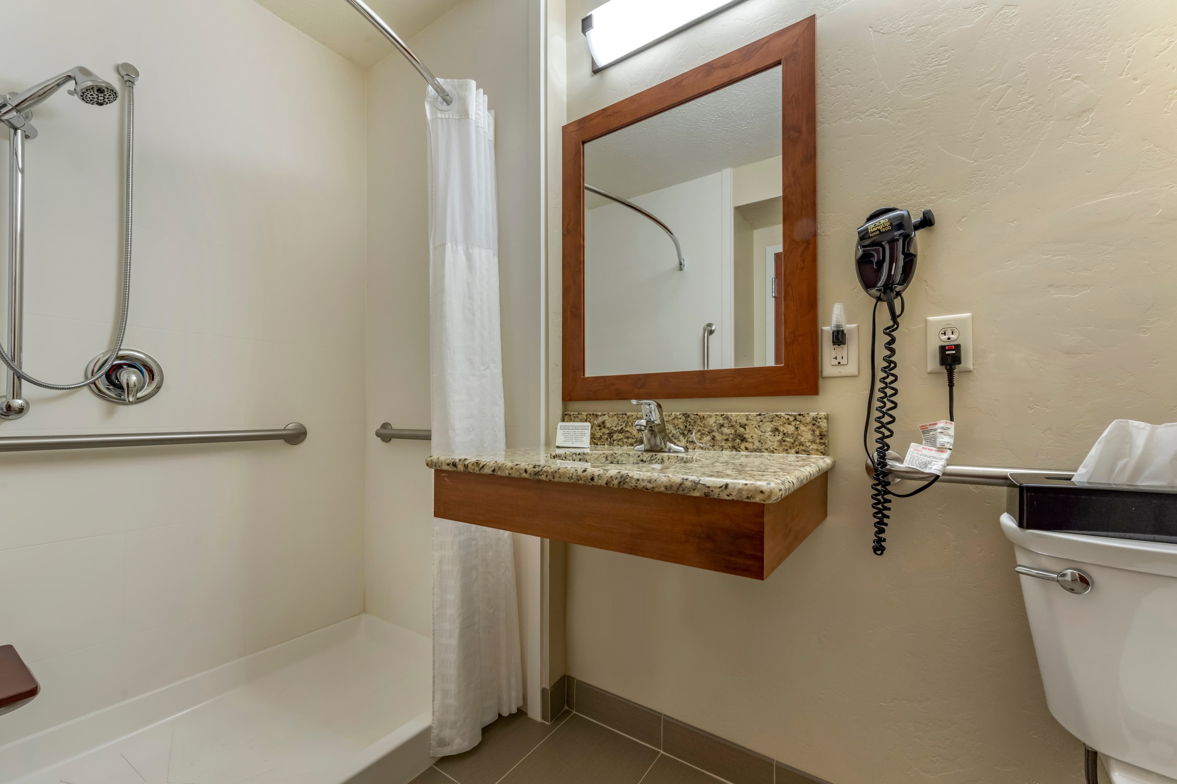 Quality Inn Dover - Image 5