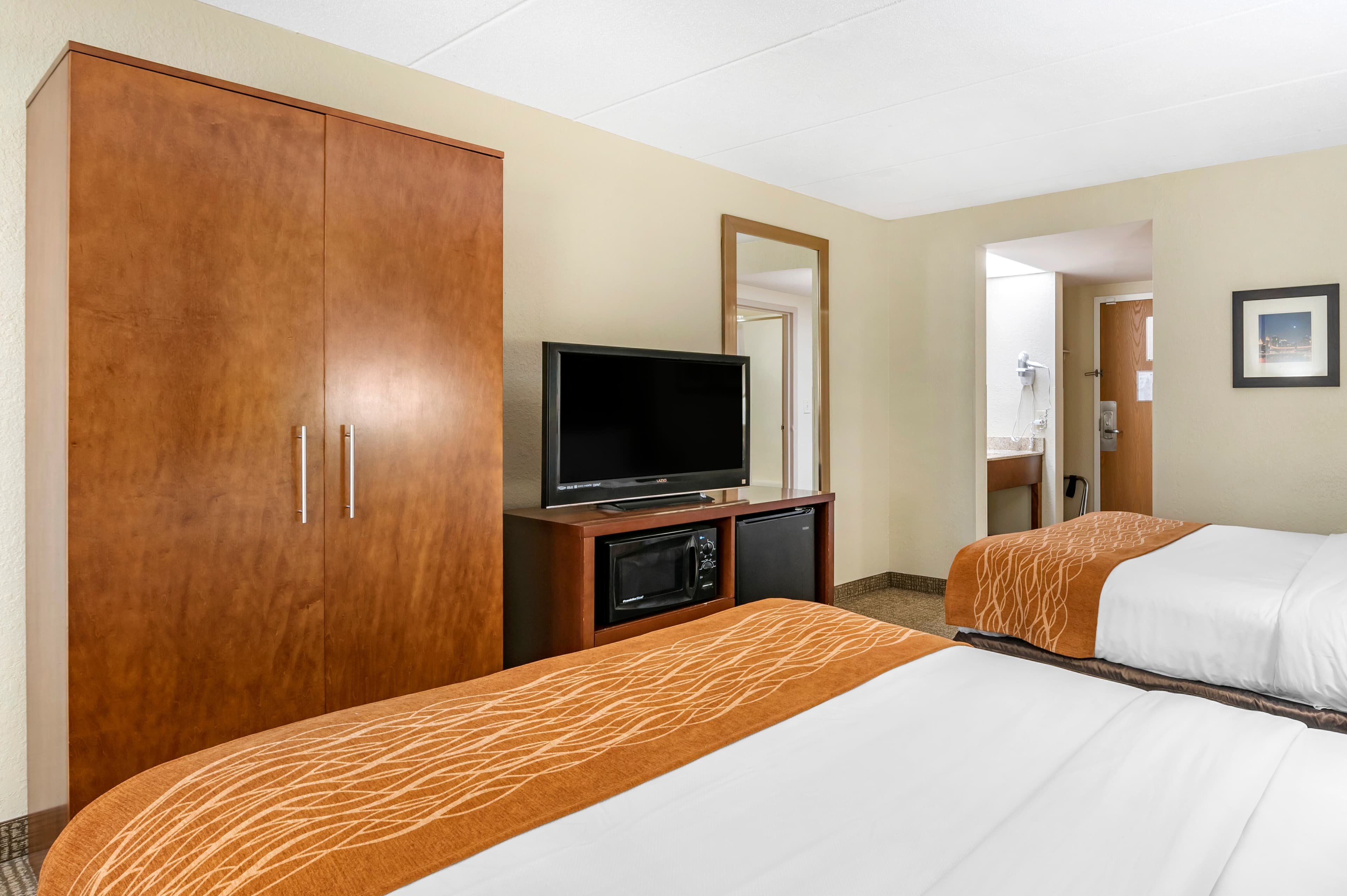 Comfort Inn Cincinnati Northeast - Image 5