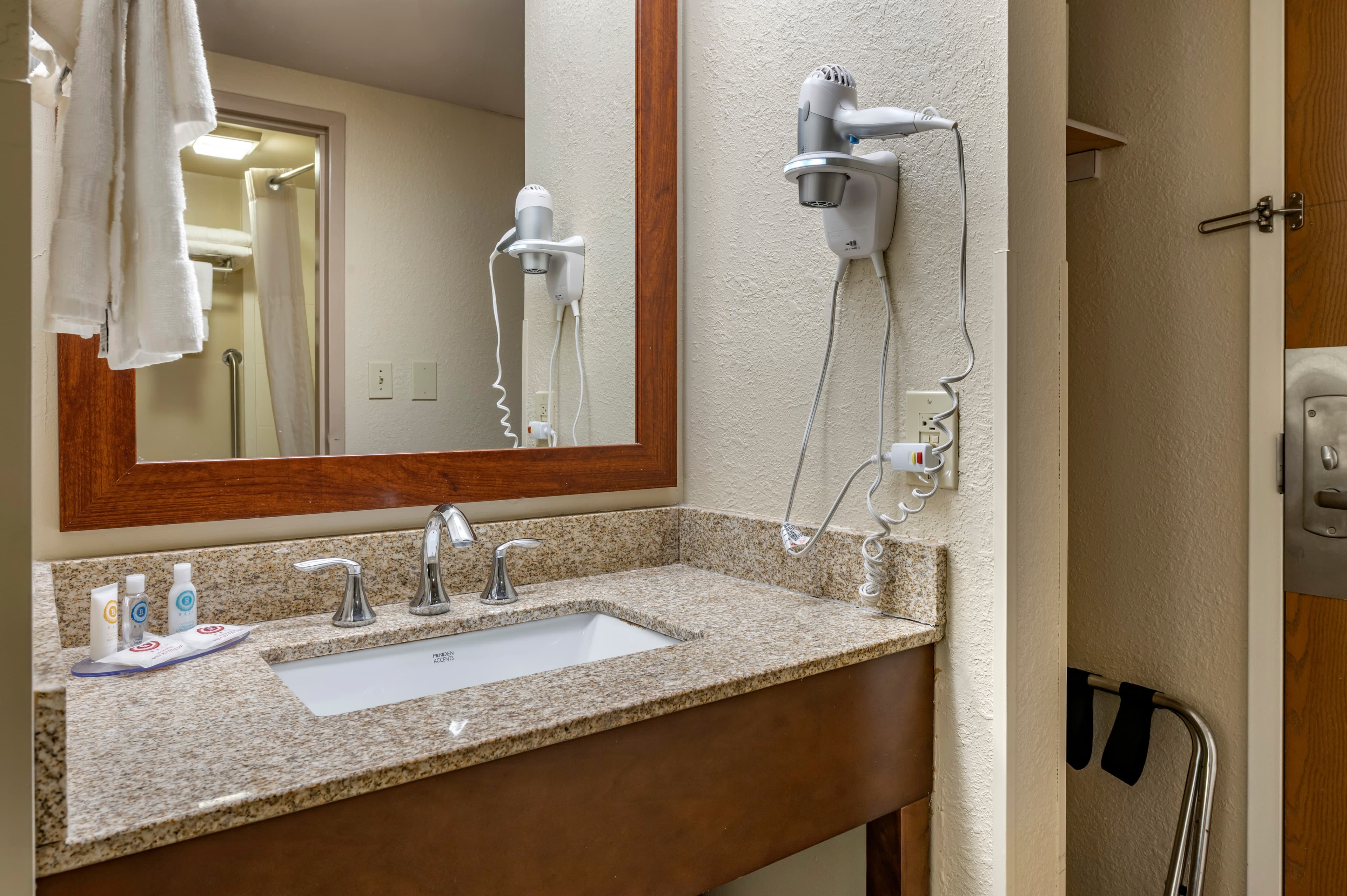Comfort Inn Cincinnati Northeast — 10