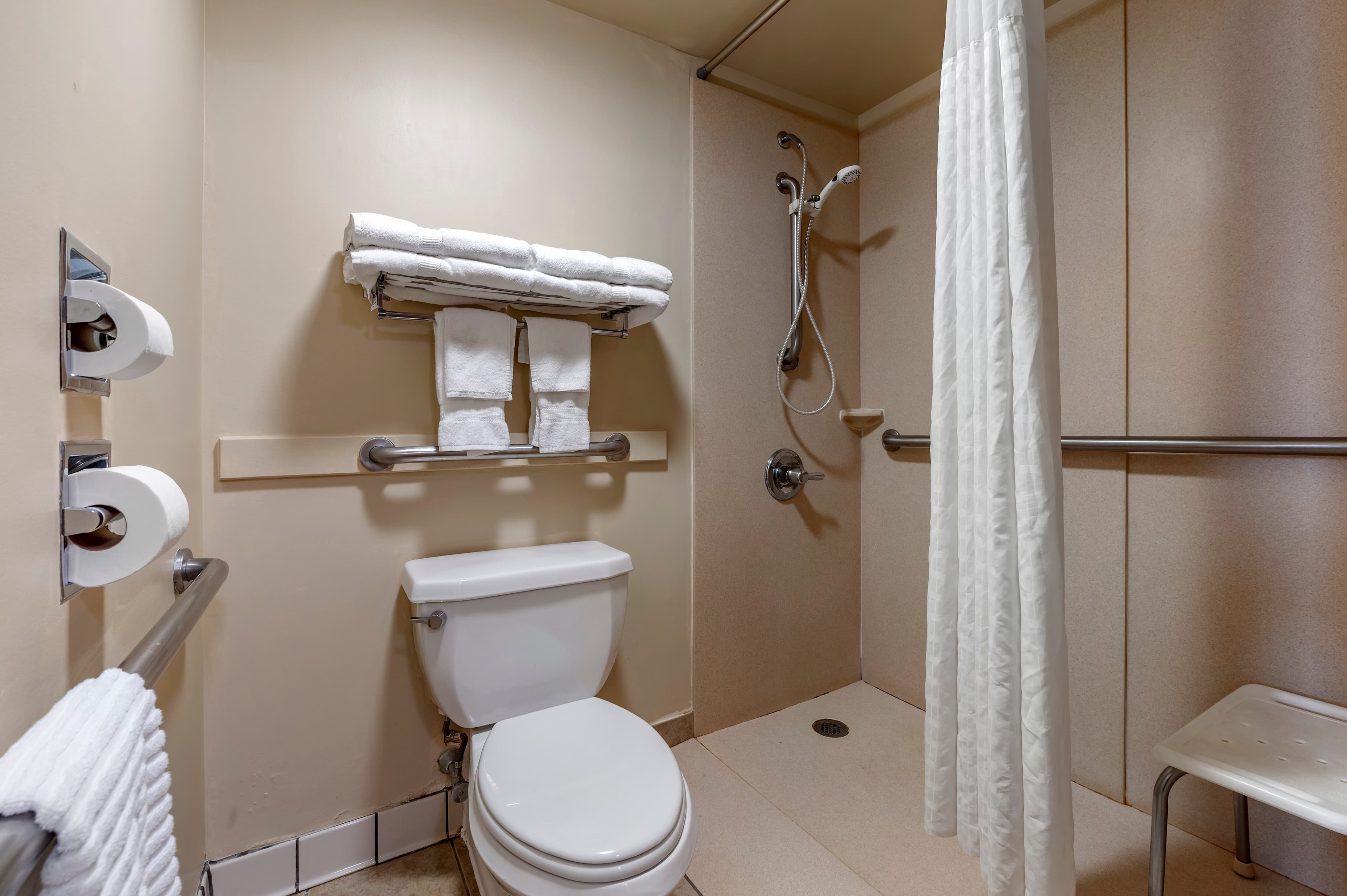 Comfort Inn Cincinnati Northeast - Image 3