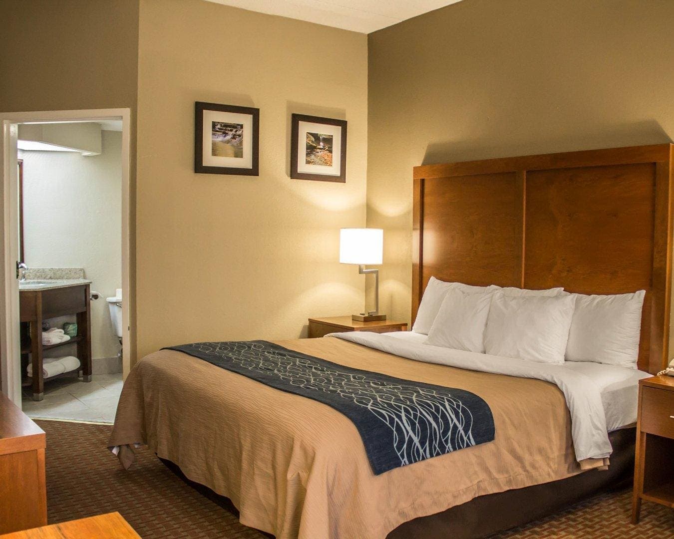 Quality Inn Akron South — 6