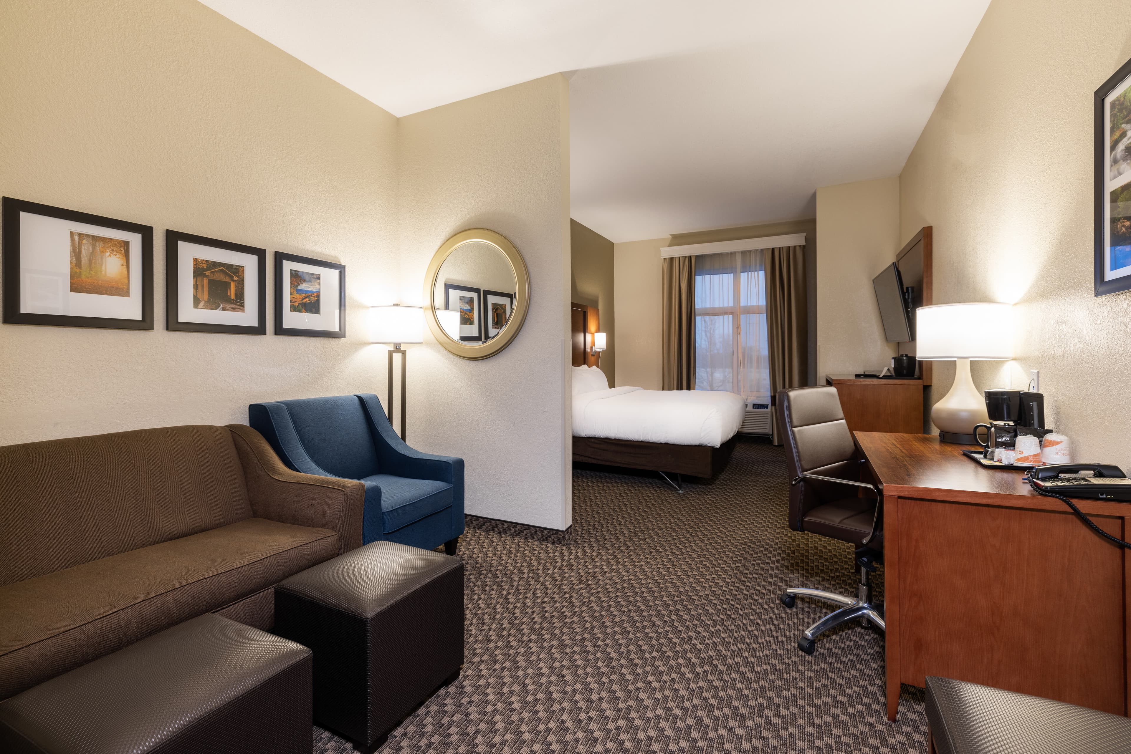 Comfort Suites Troy-I75 - Image 1
