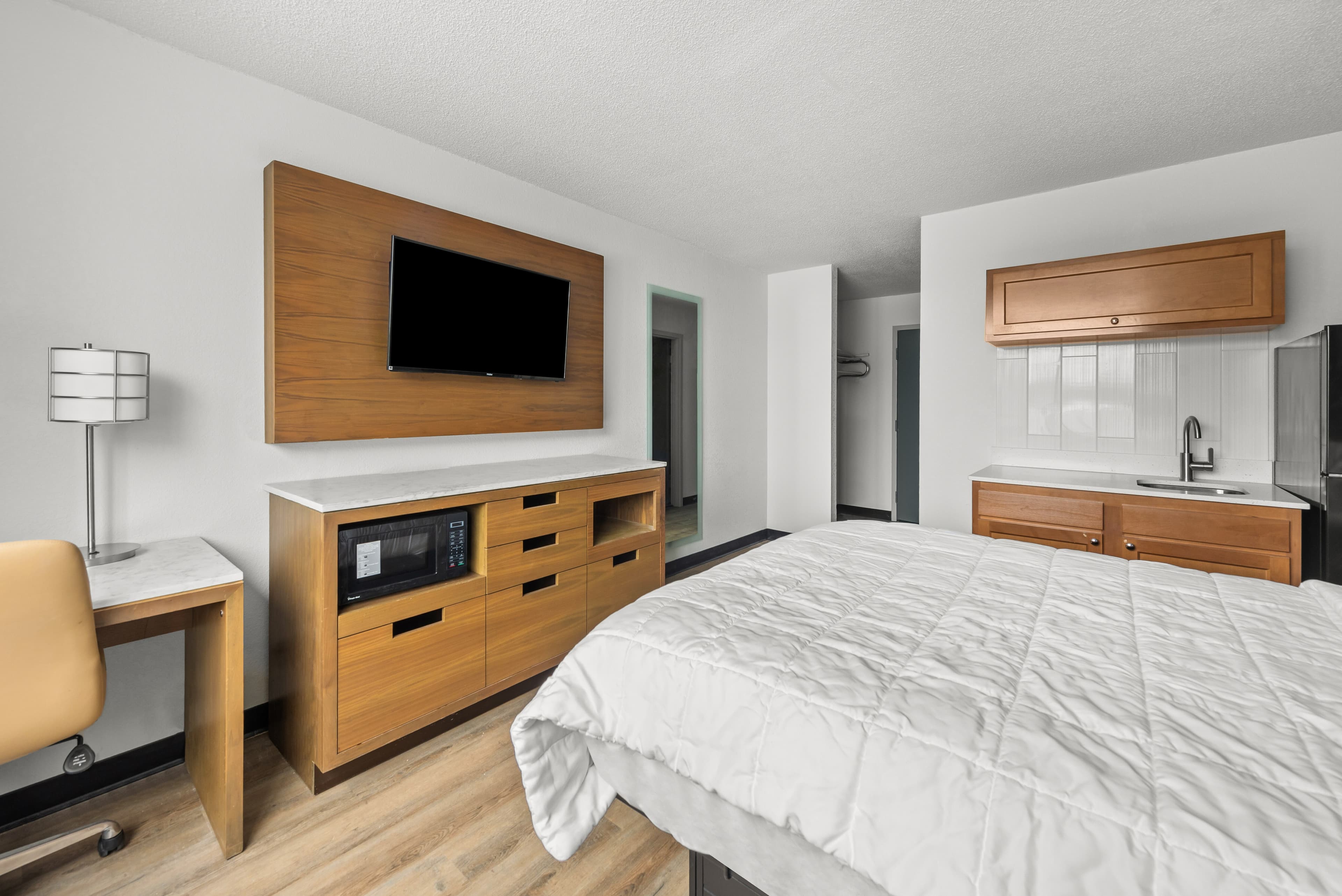 Suburban Studios Fairborn - Dayton - Image 2