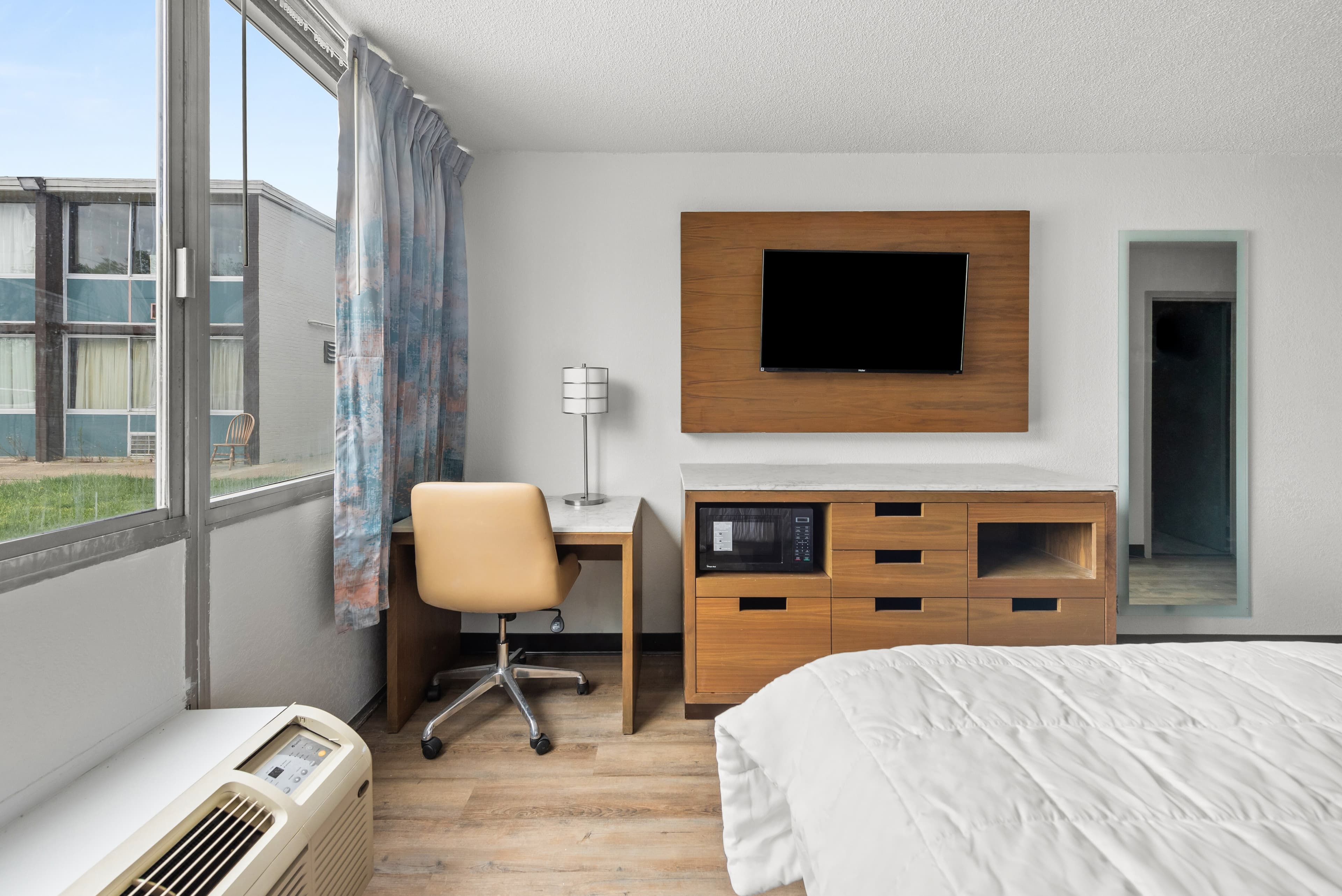 Suburban Studios Fairborn - Dayton - Image 3