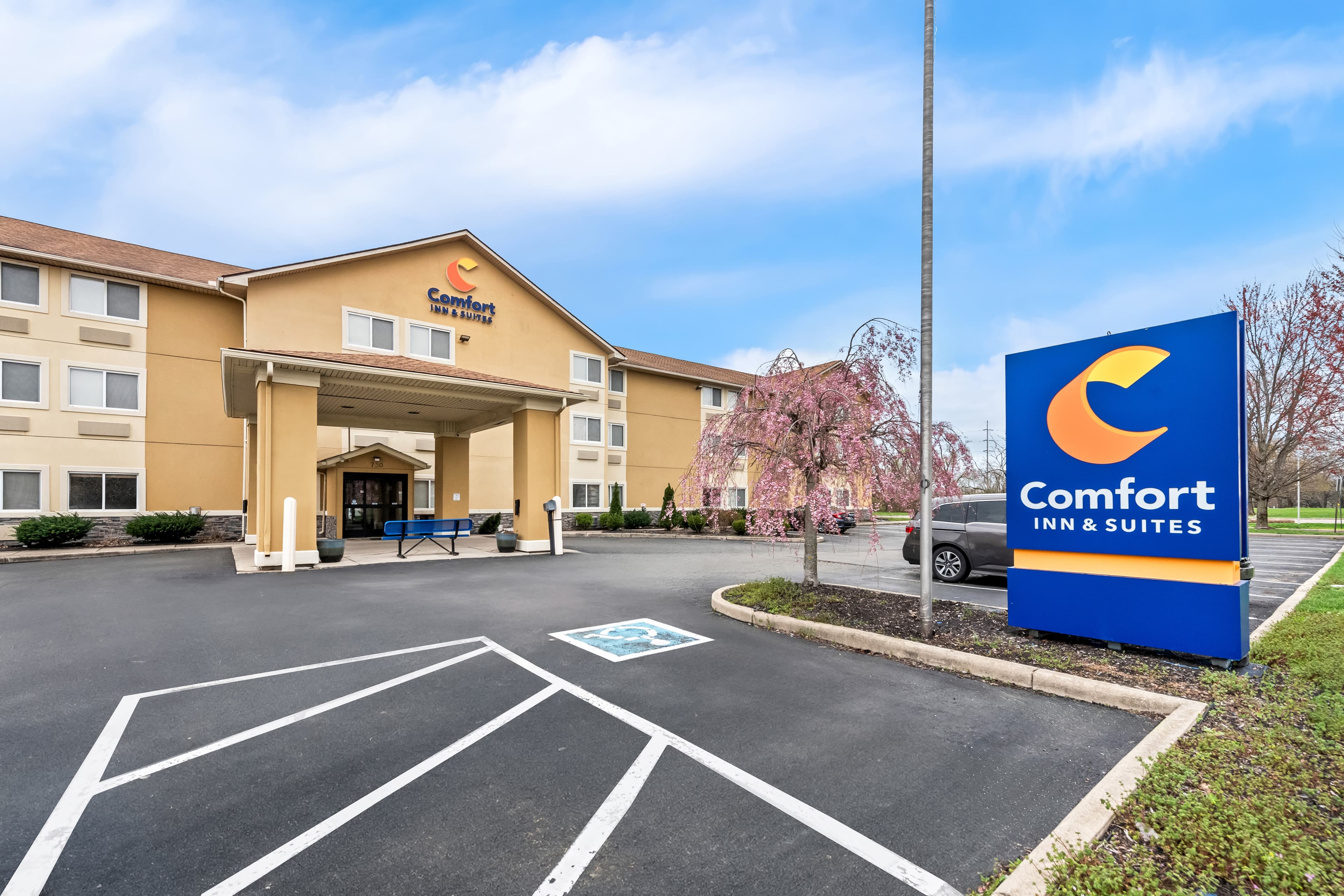 Comfort Inn & Suites Fairborn near Wright Patterson AFB - Image 1
