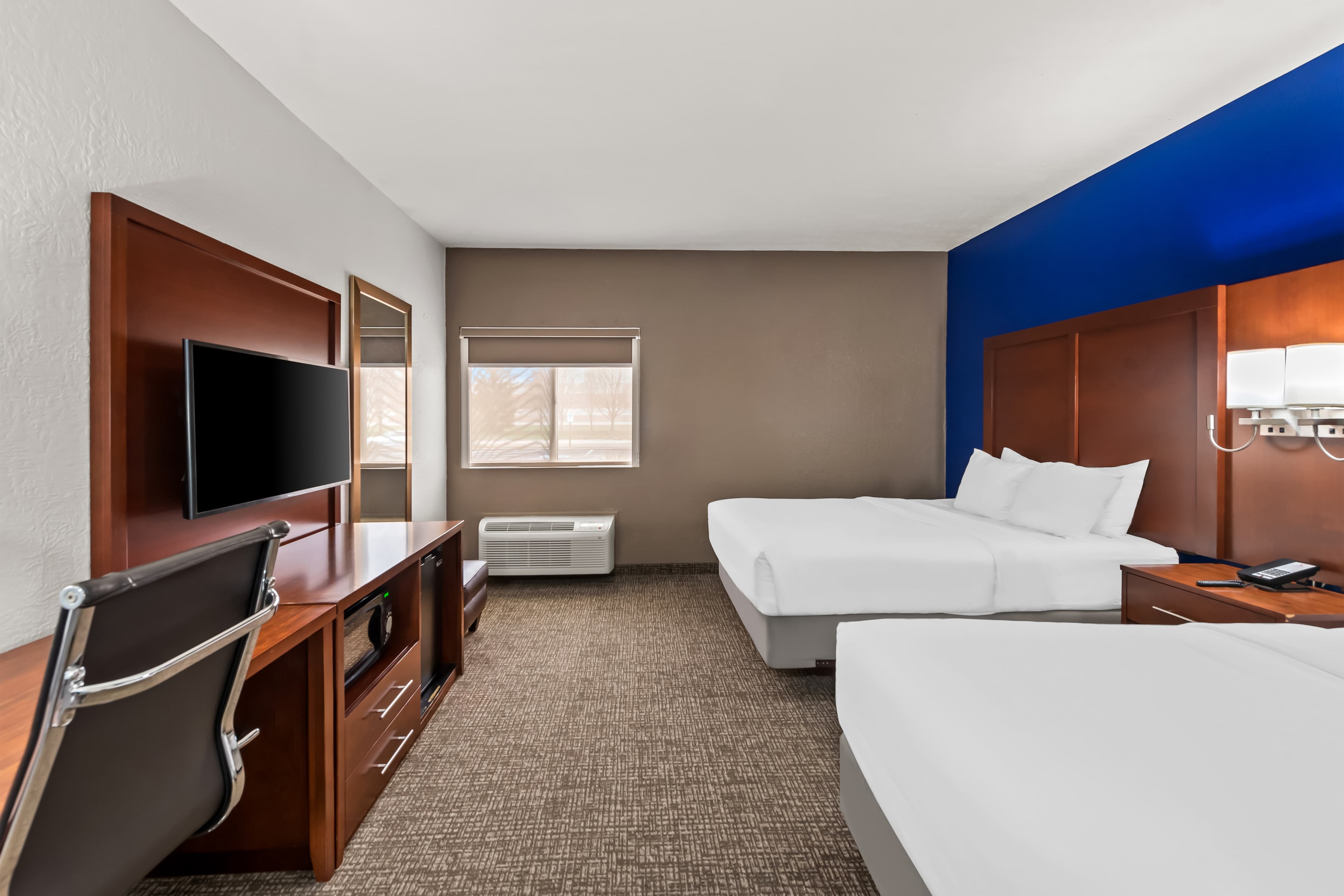 Comfort Inn & Suites Fairborn near Wright Patterson AFB - Image 3