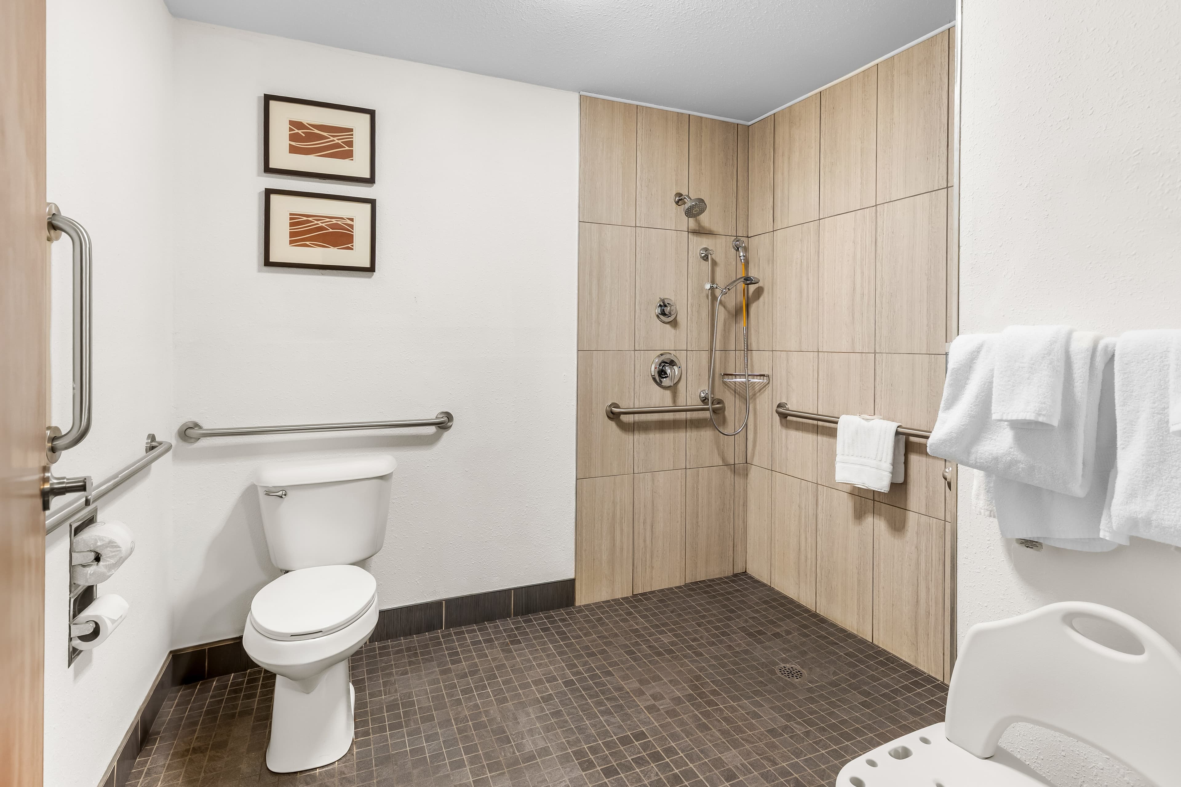 Comfort Inn Mayfield Heights Cleveland East — 4
