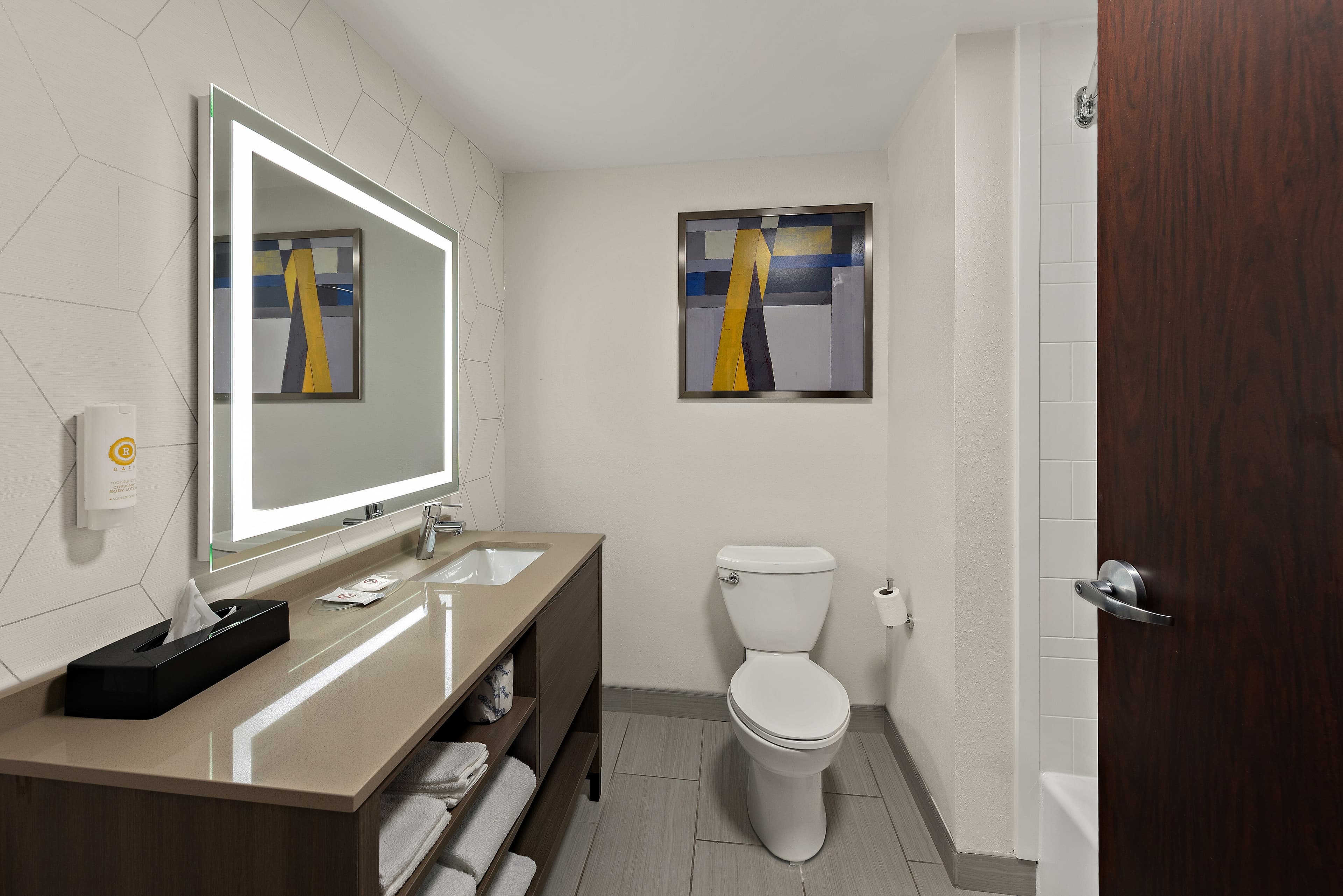 Comfort Suites Columbus East Broad — 17