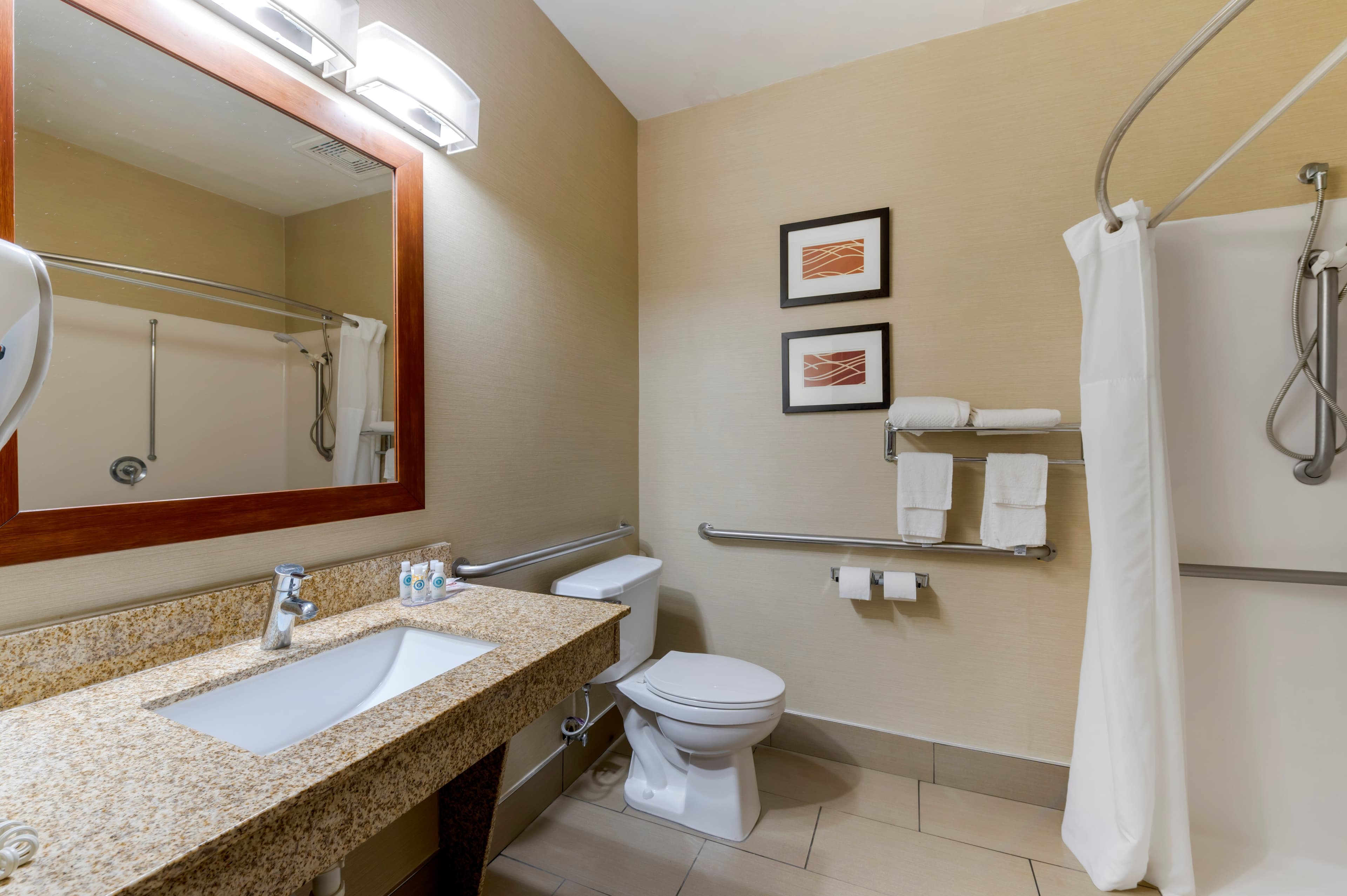 Comfort Inn Pickerington - Columbus East - Image 2