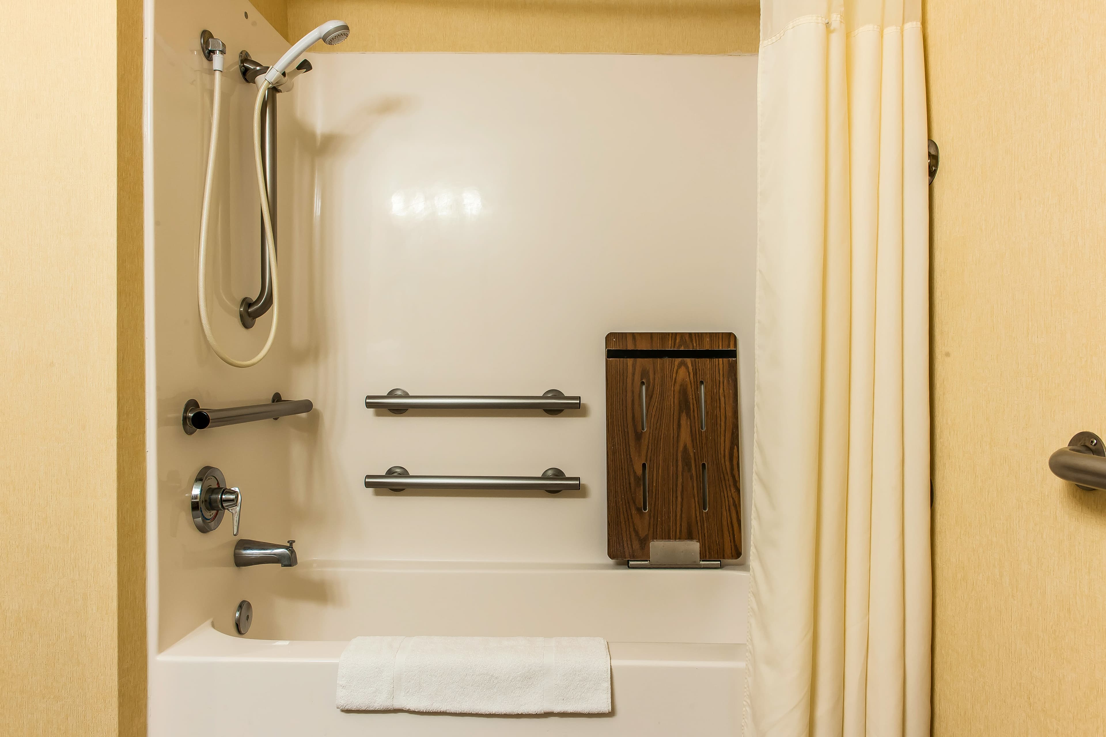 Comfort Inn Pickerington - Columbus East - Image 4