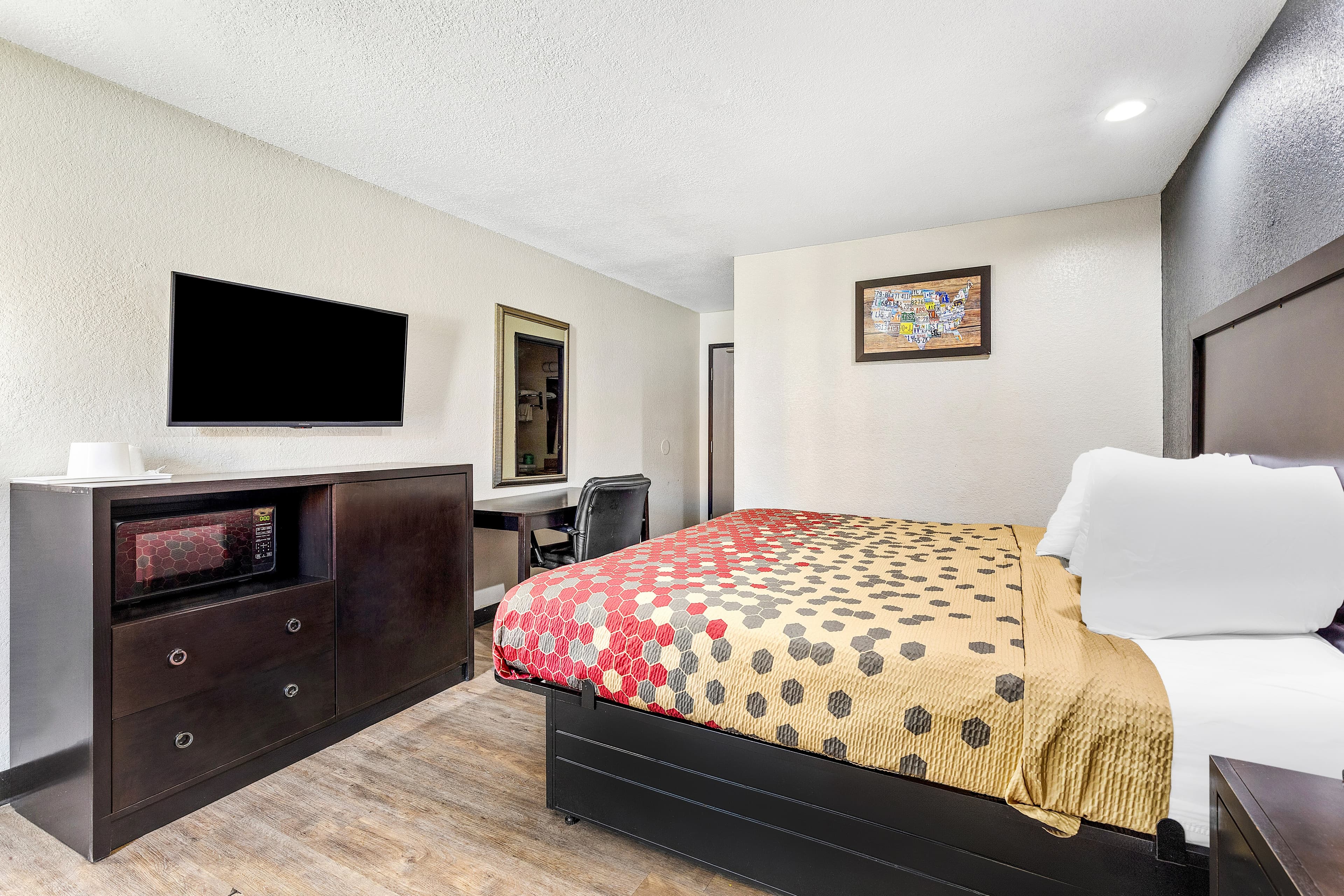 Econo Lodge Akron Copley Northwest — 9