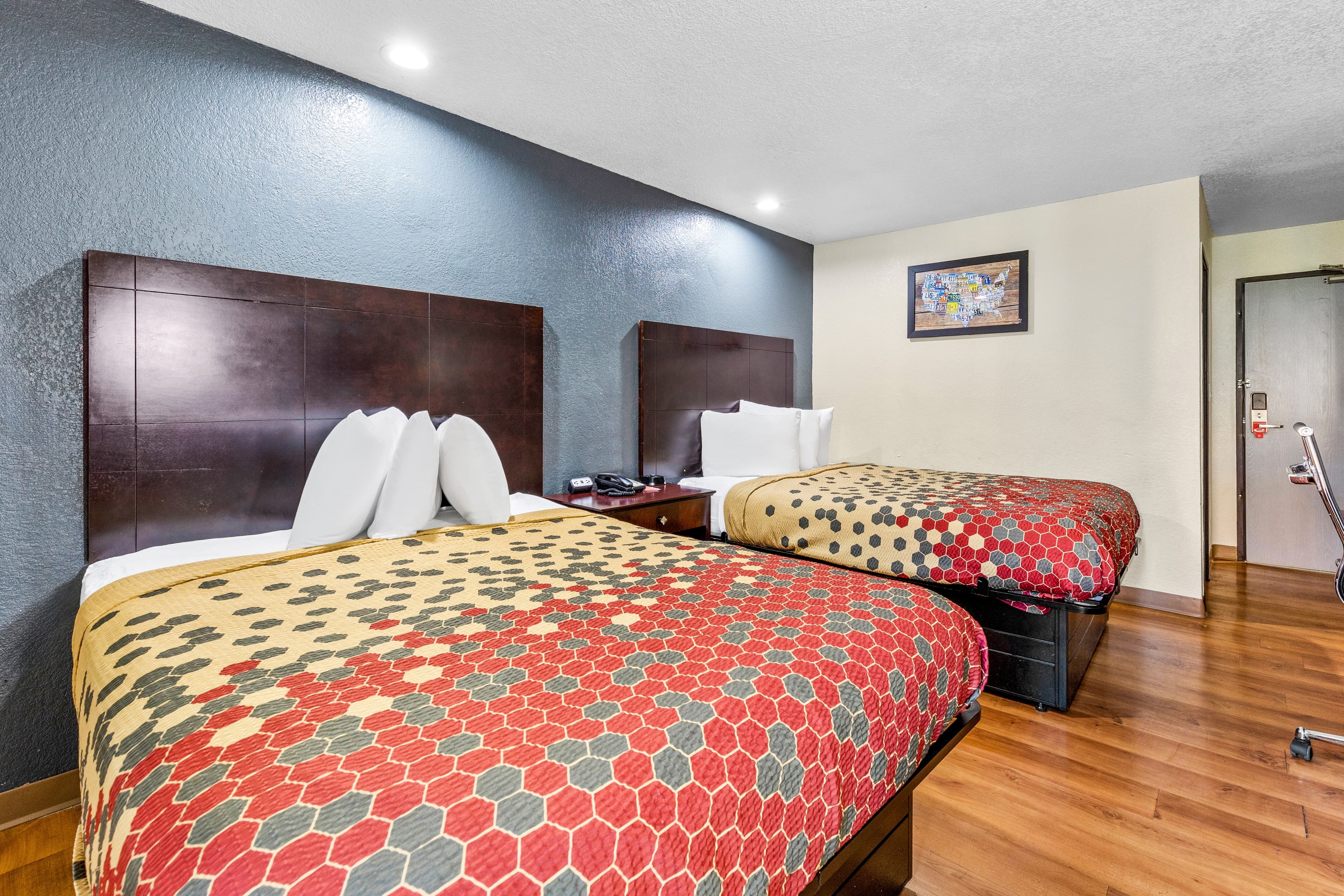 Econo Lodge Akron Copley Northwest — 12