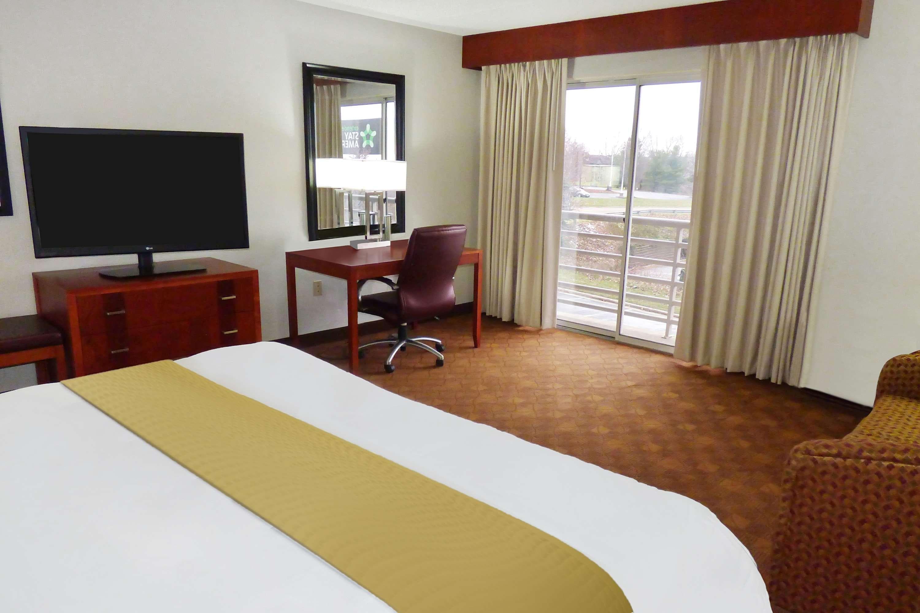 Radisson Hotel Akron - Fairlawn - Image 4