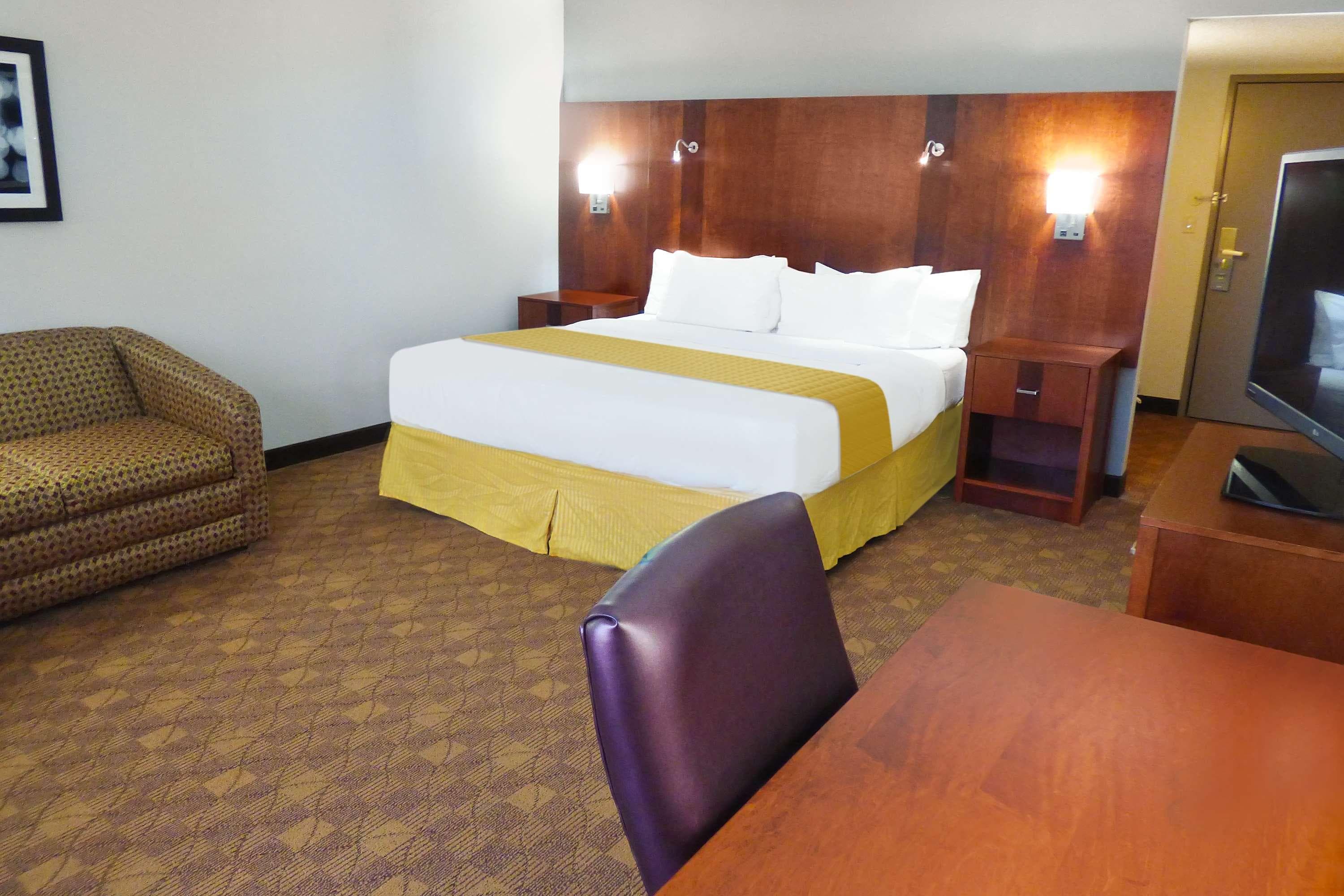 Radisson Hotel Akron - Fairlawn - Image 5