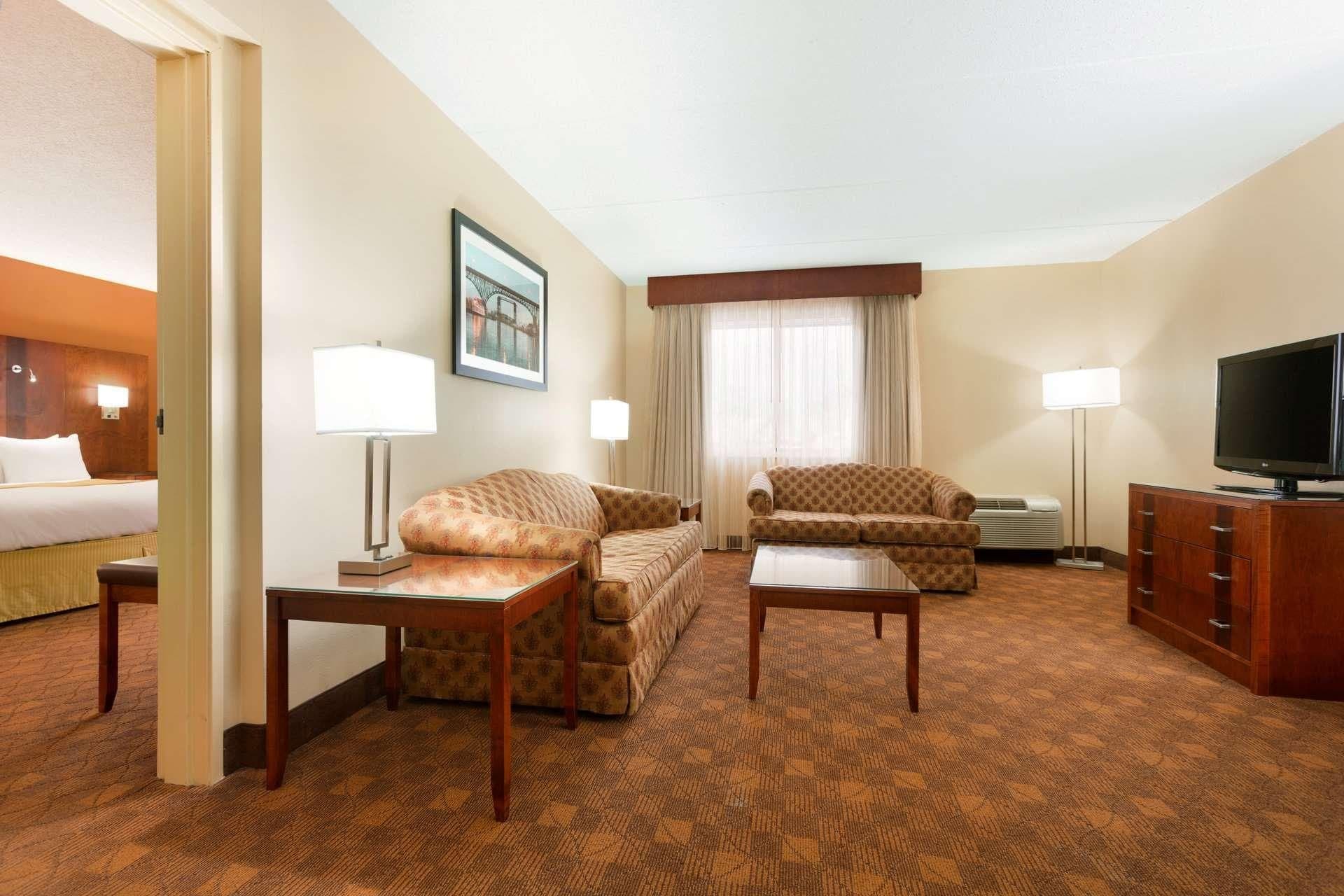 Radisson Hotel Akron - Fairlawn — 9