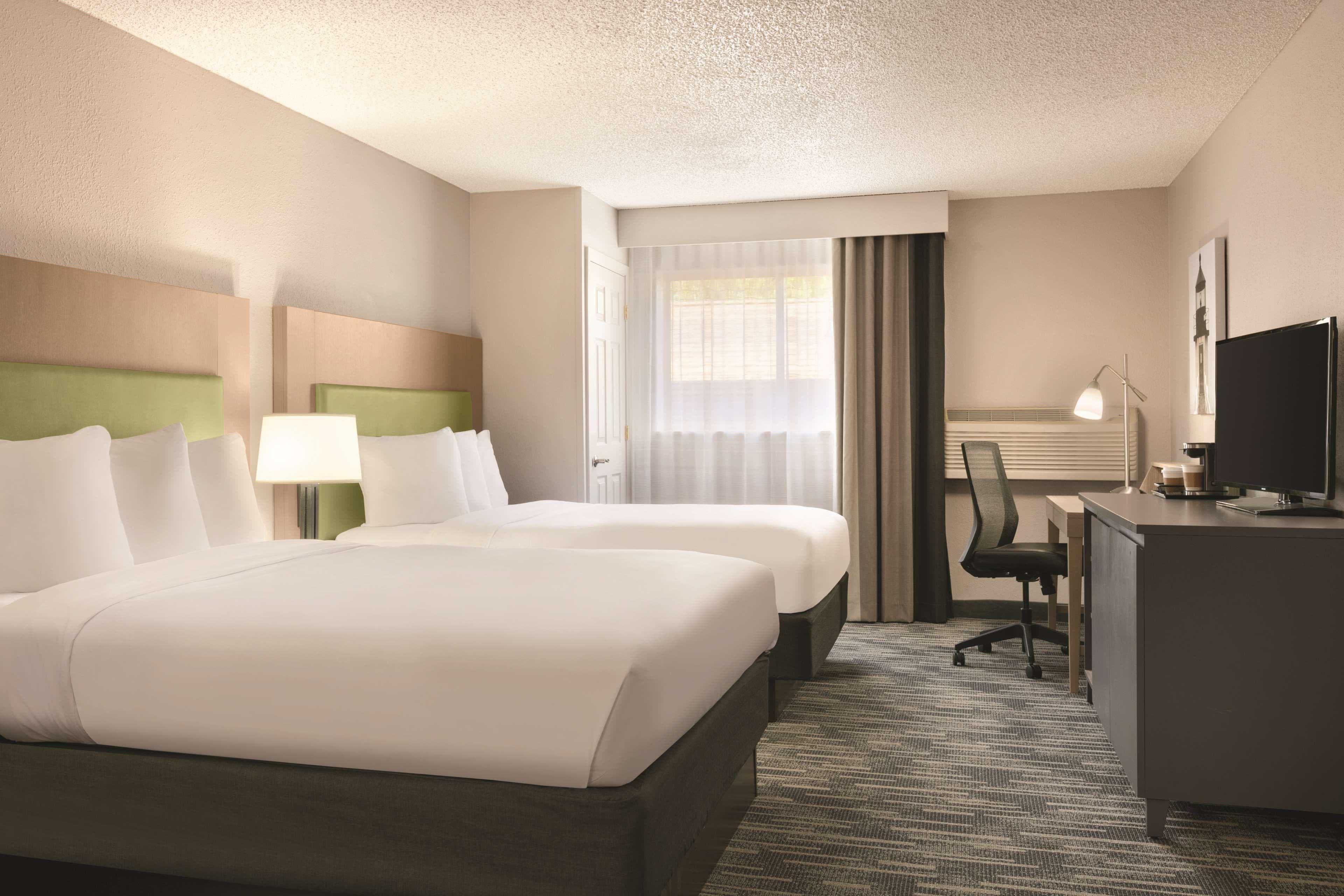 Country Inn & Suites by Radisson, Port Clinton, OH — 28