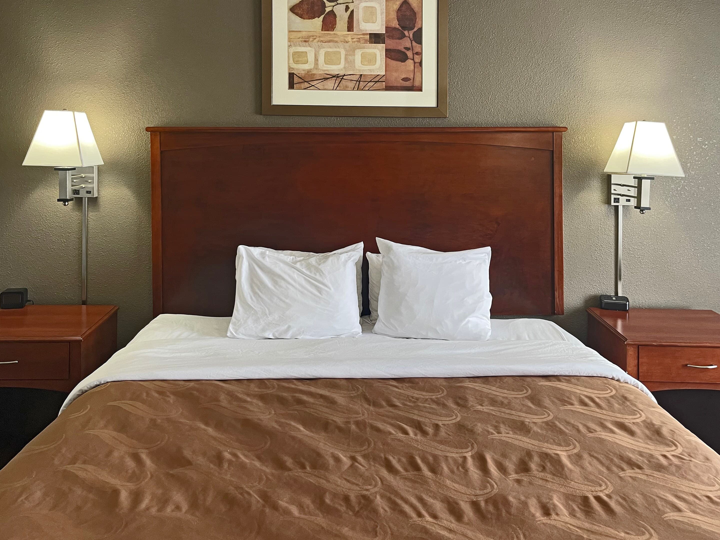 Quality Inn & Suites Cincinnati Sharonville - Image 3