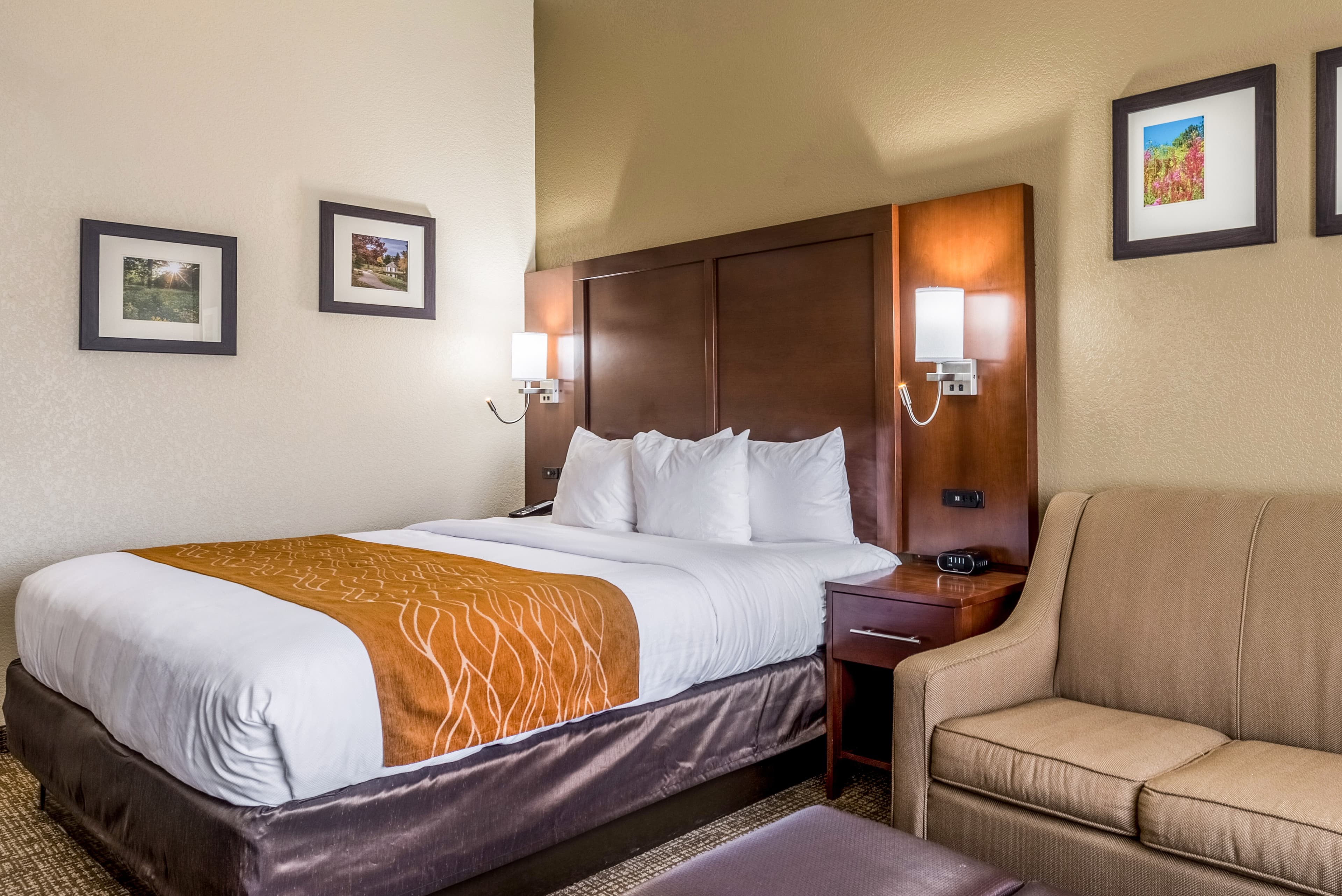 Comfort Inn & Suites Dayton North — 7