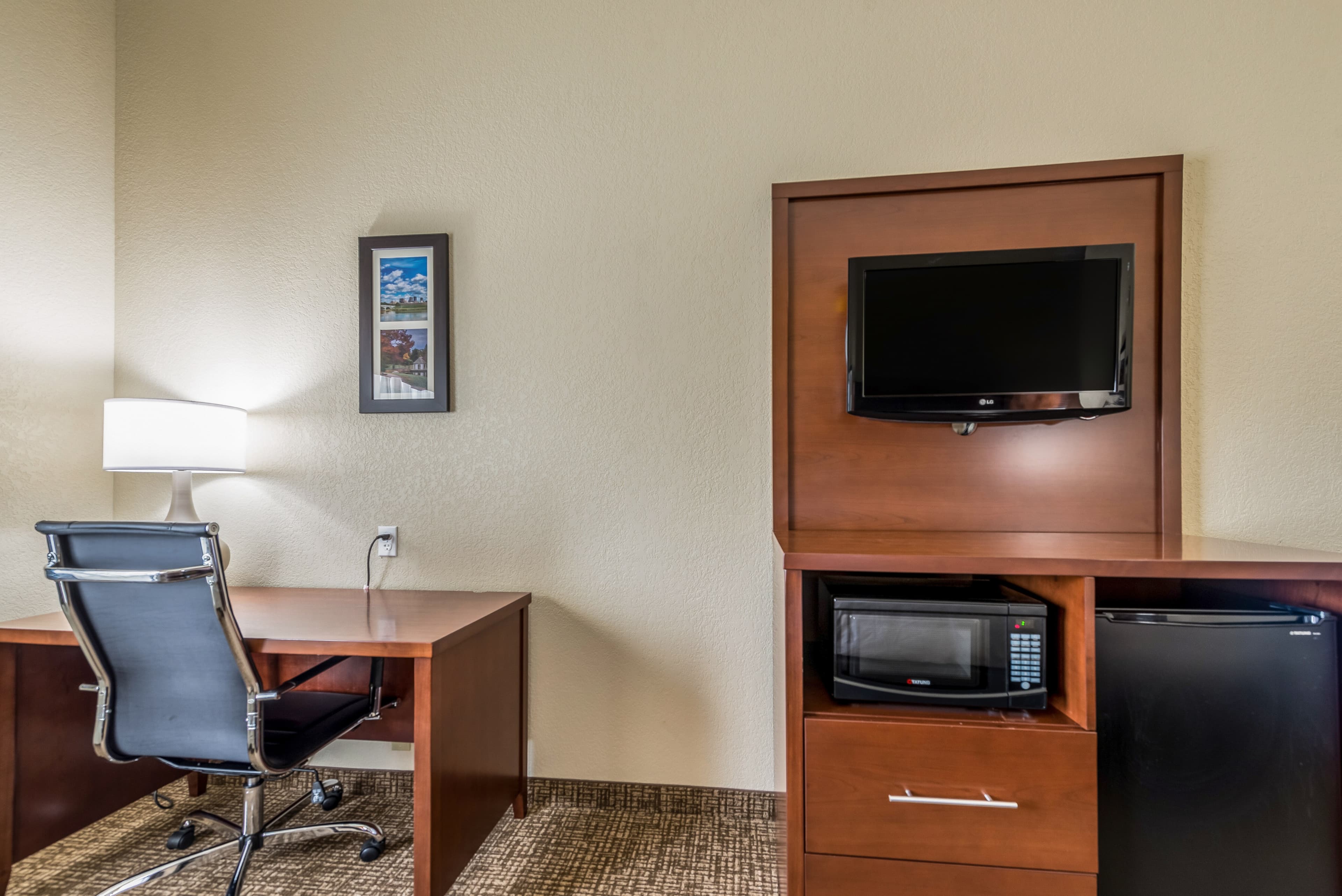 Comfort Inn & Suites Dayton North — 8