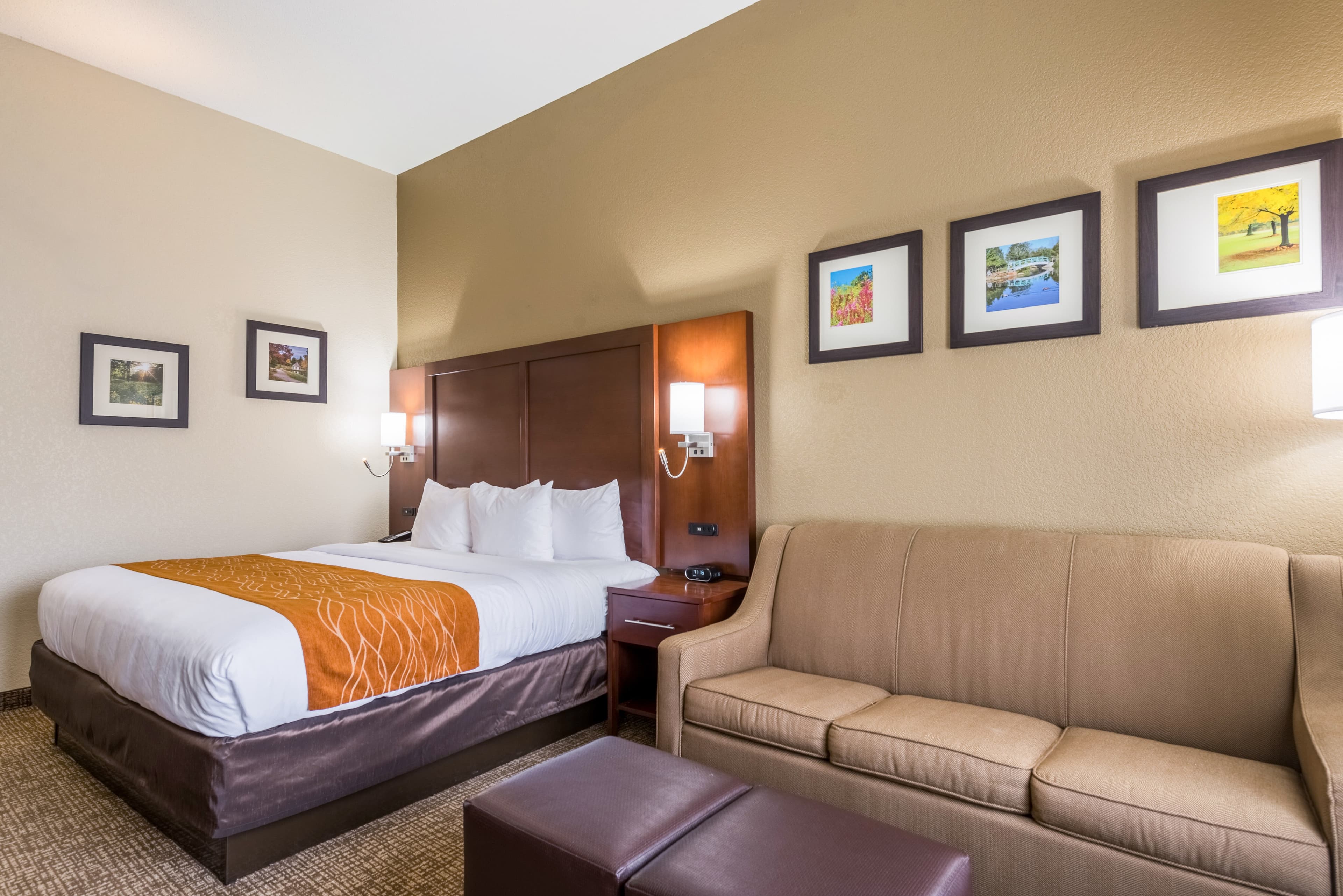 Comfort Inn & Suites Dayton North - Image 1