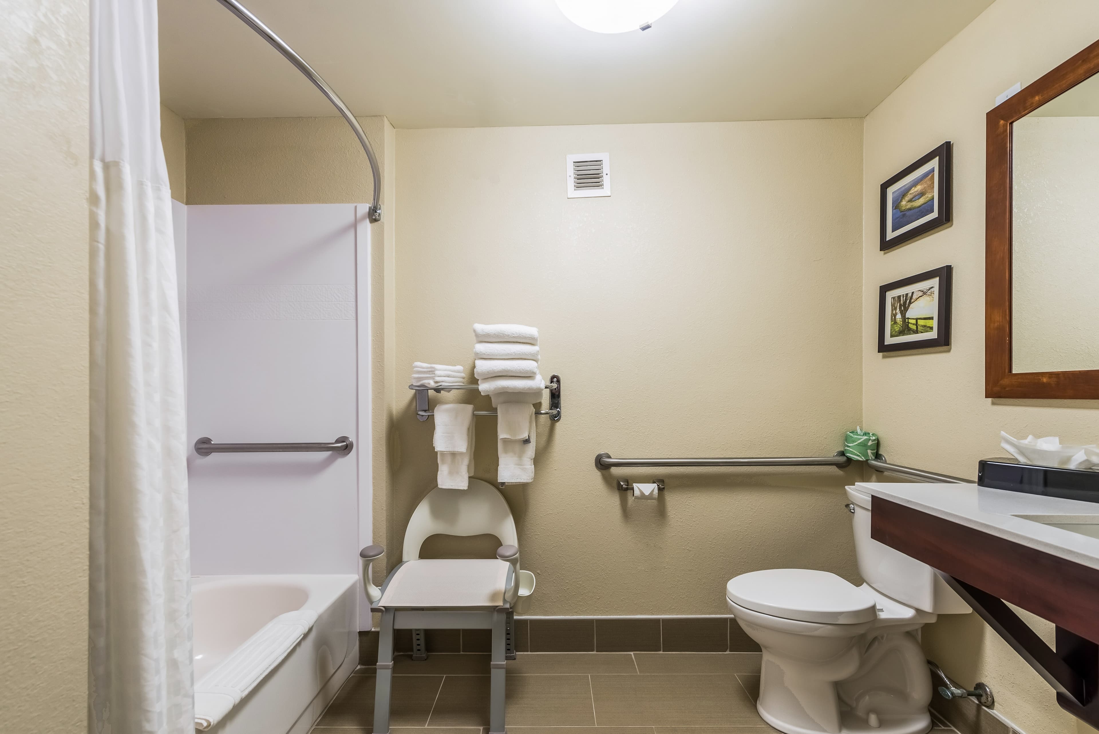 Comfort Inn & Suites Dayton North — 10
