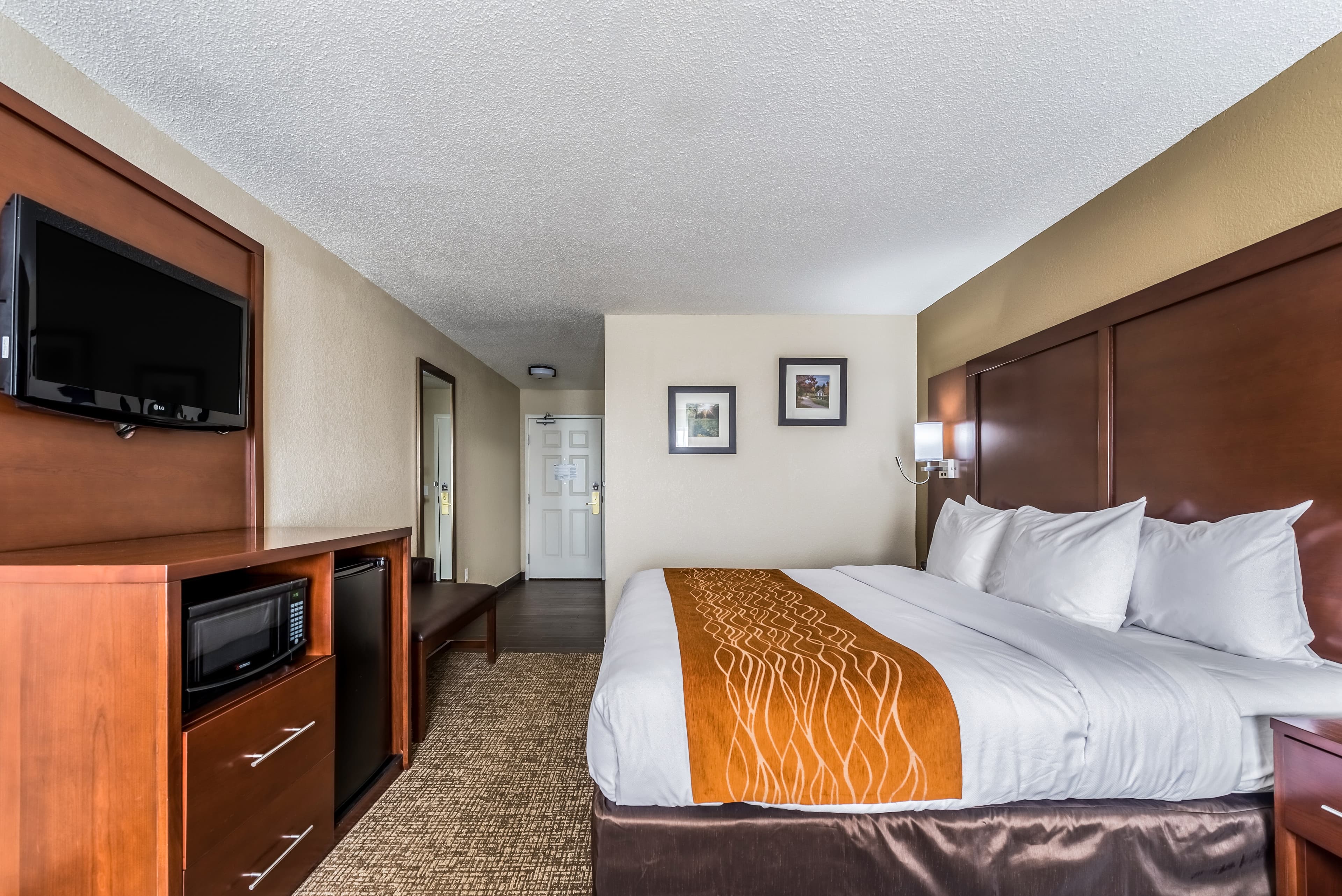 Comfort Inn & Suites Dayton North - Image 4