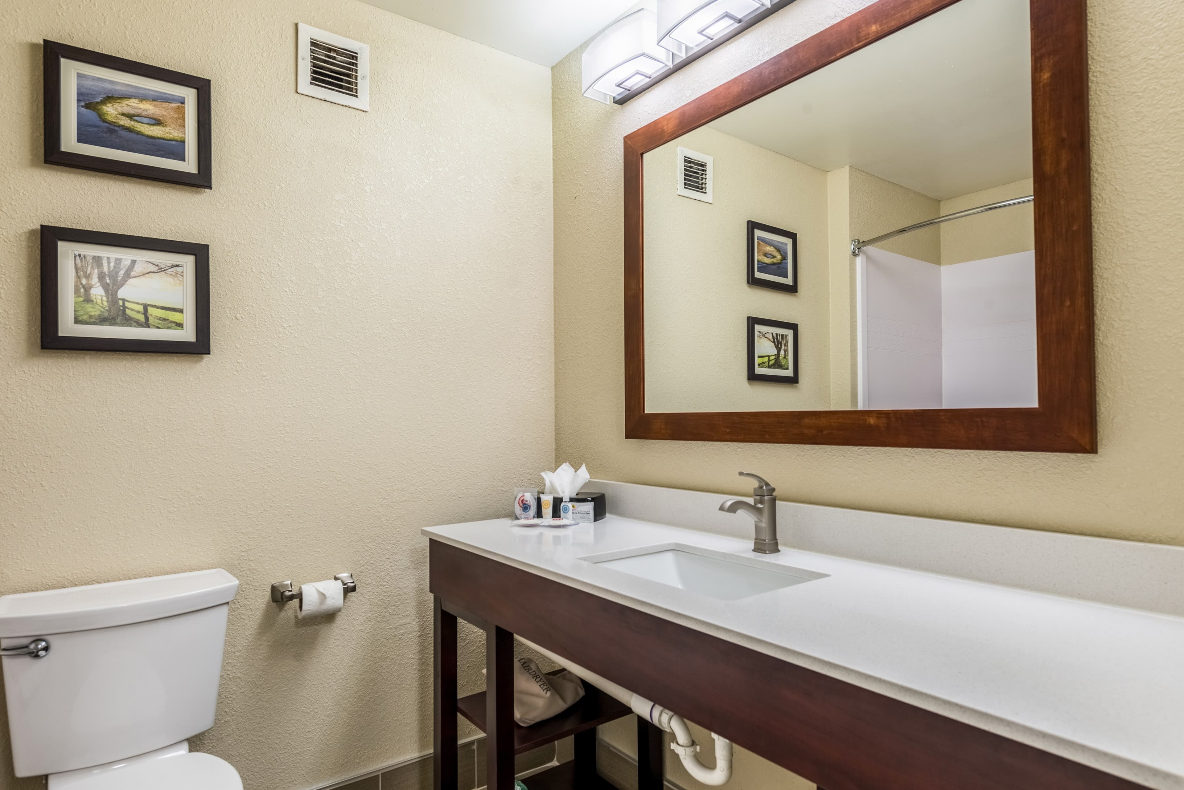 Comfort Inn & Suites Dayton North — 18