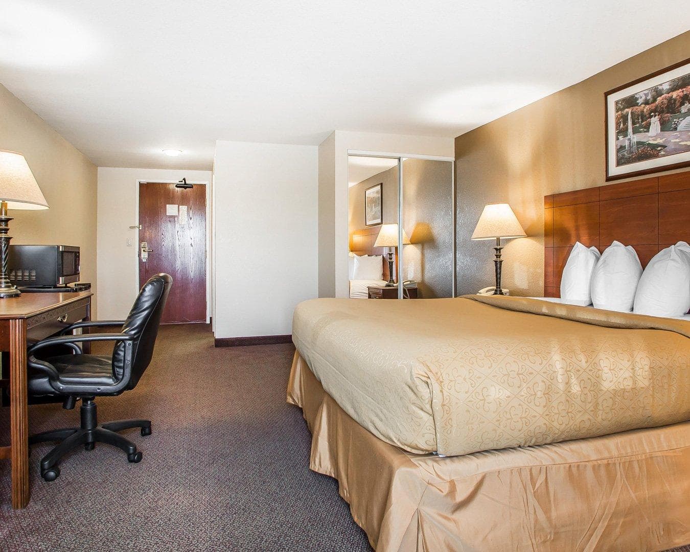 Quality Inn & Suites Middletown - Franklin - Image 2