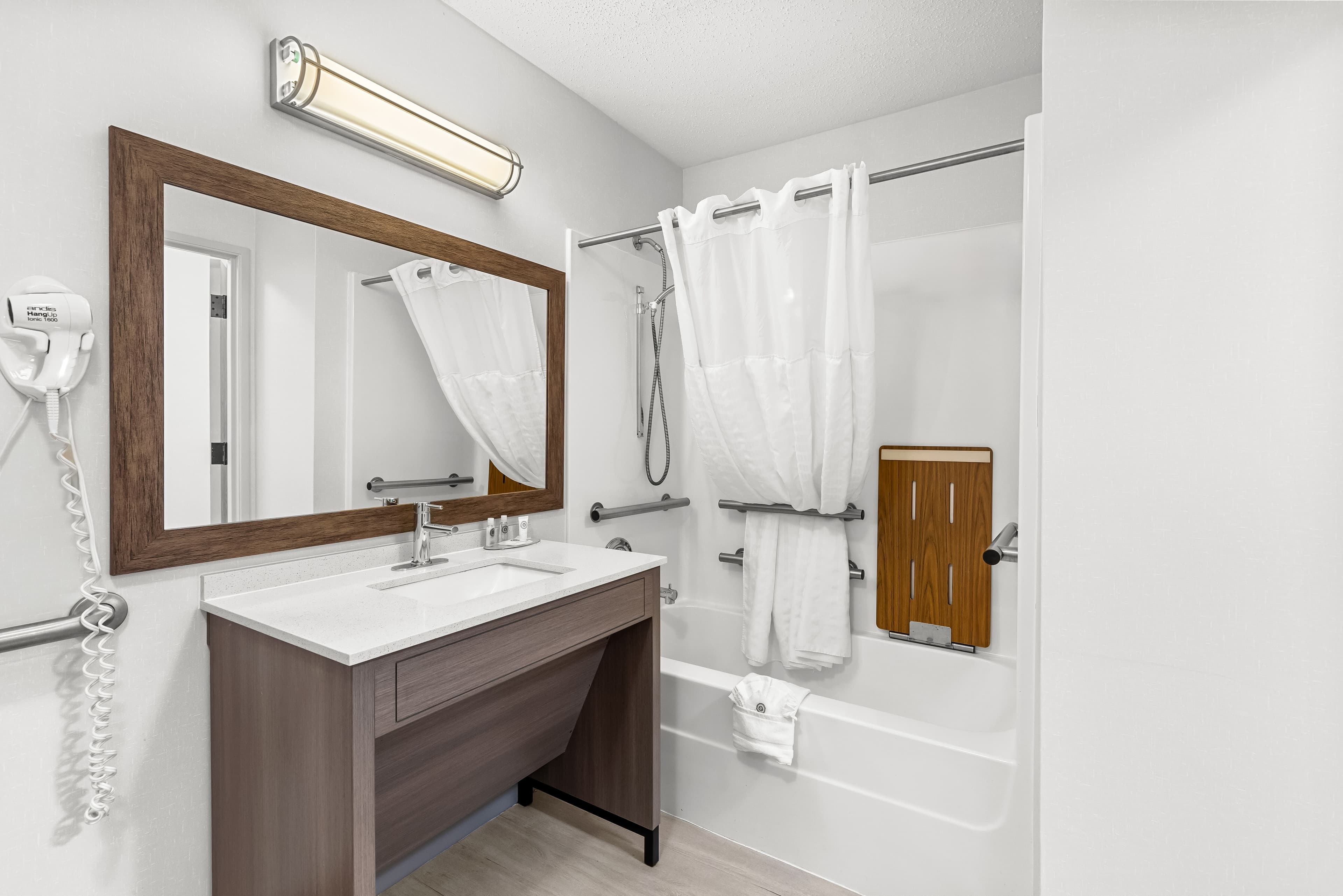 Comfort Inn Painesville - Concord - Image 5