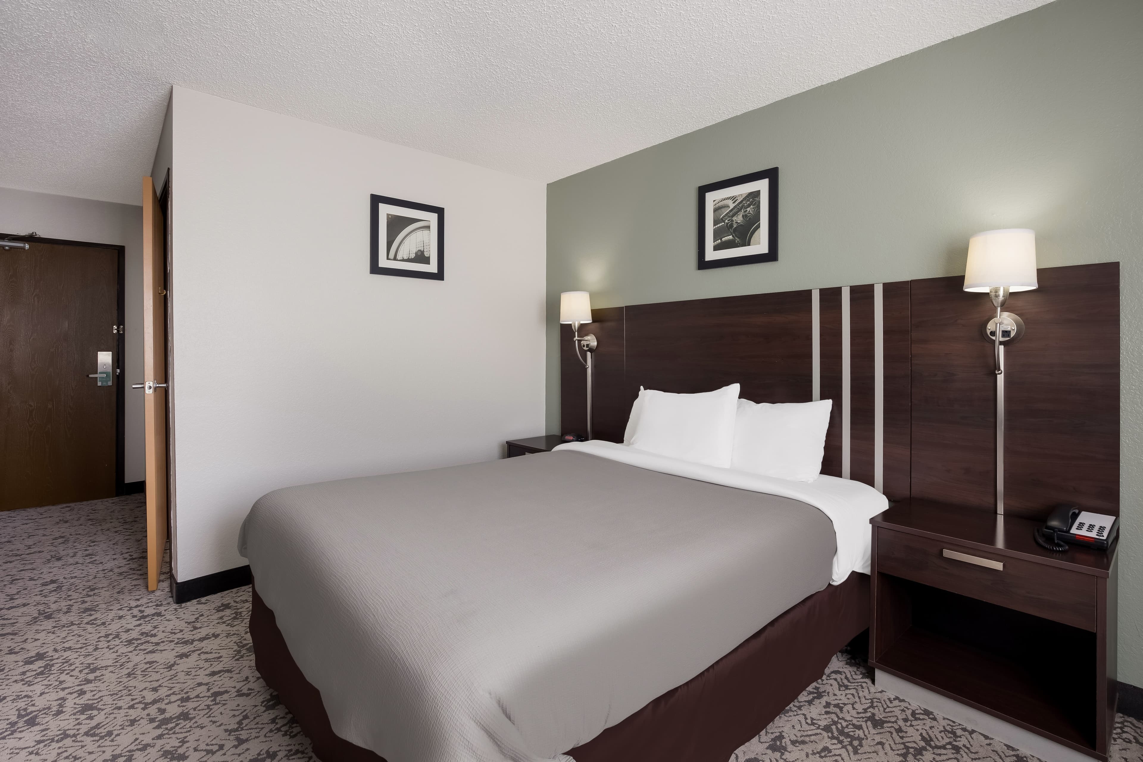 Quality Inn Hall of Fame - Image 2