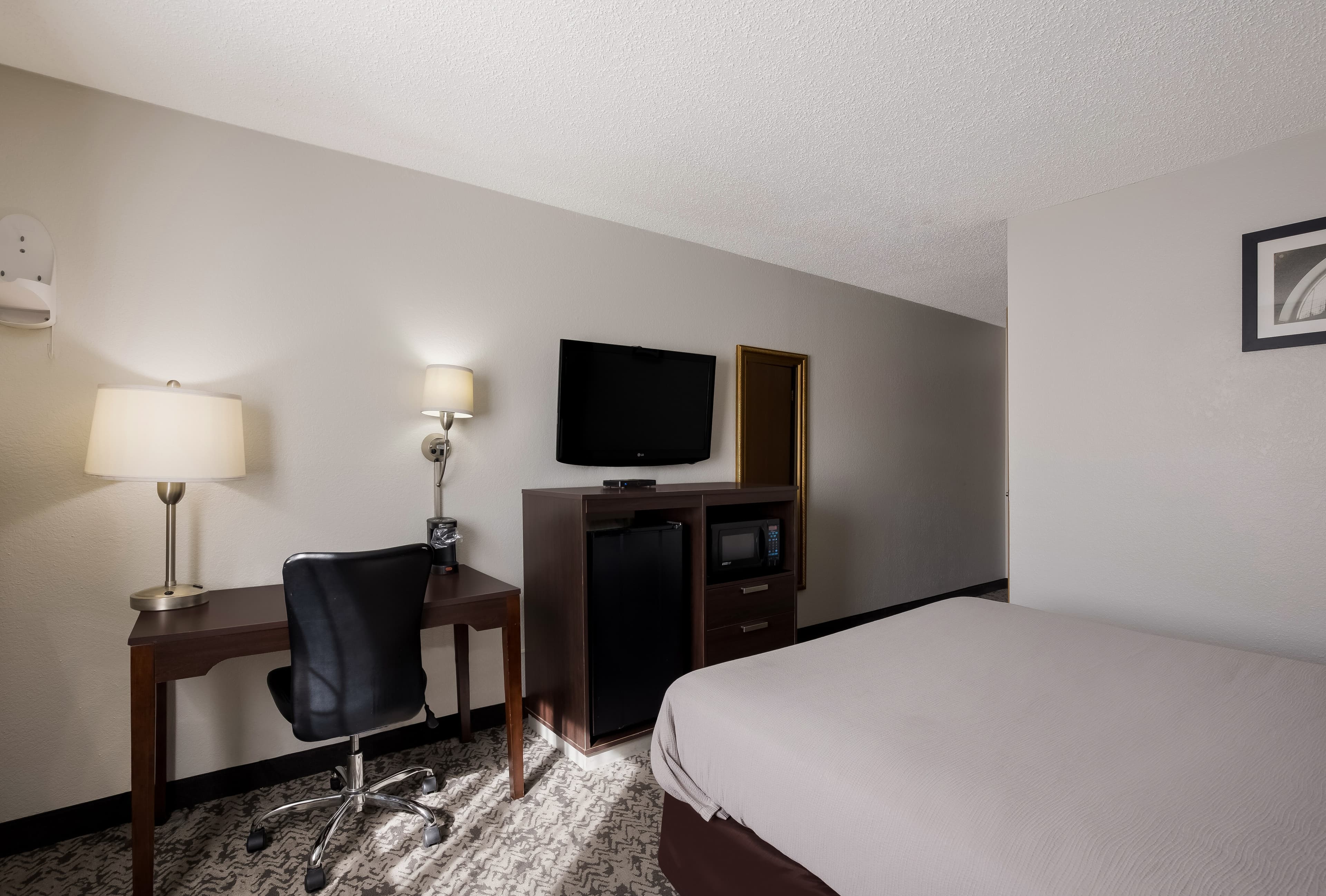 Quality Inn Hall of Fame - Image 4