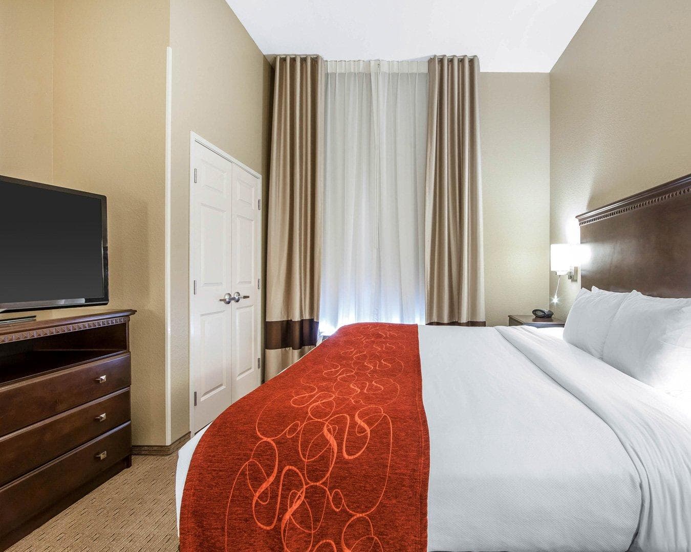 Comfort Suites Marietta-Parkersburg - Image 4
