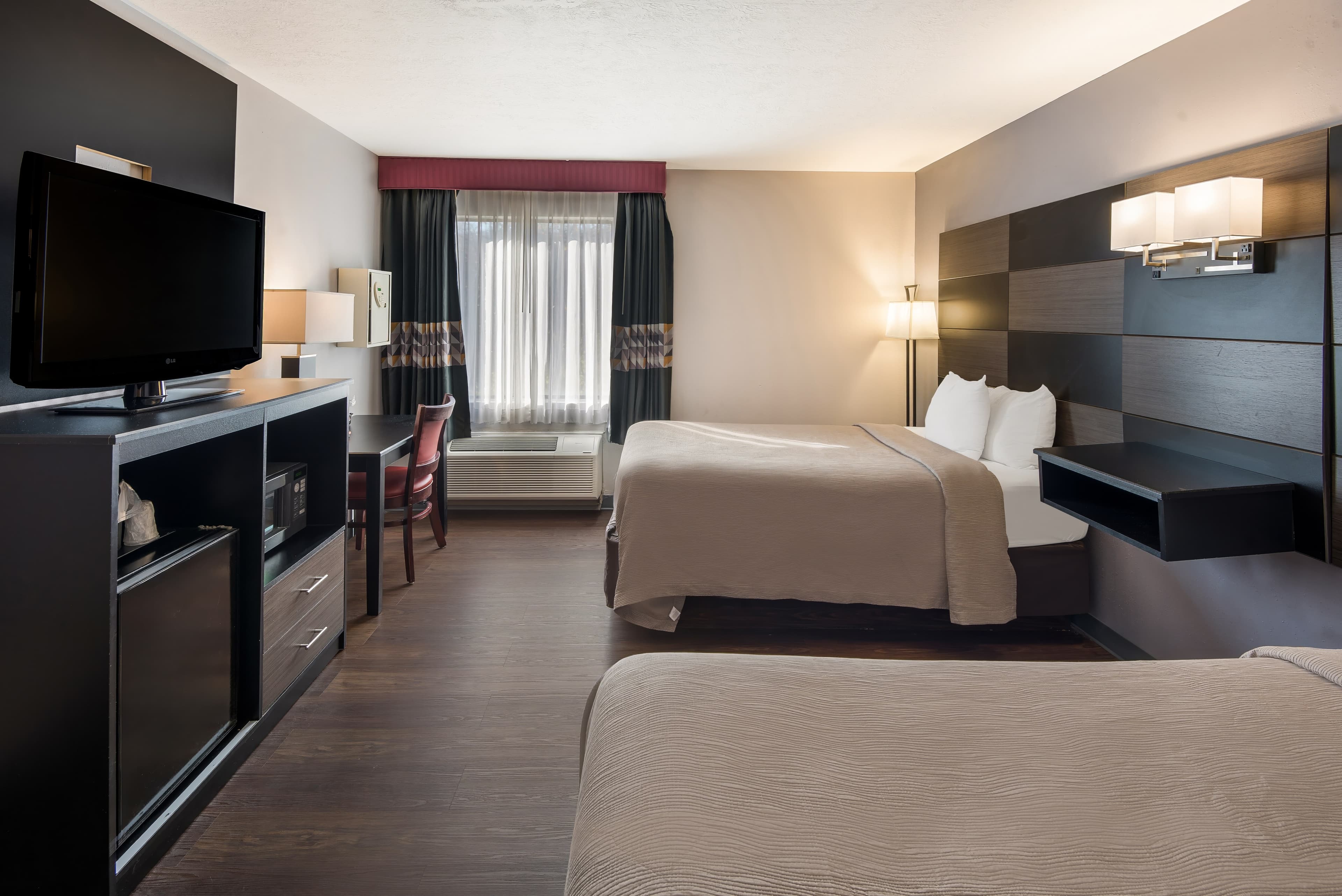Quality Inn & Suites Cincinnati I-275 - Image 2